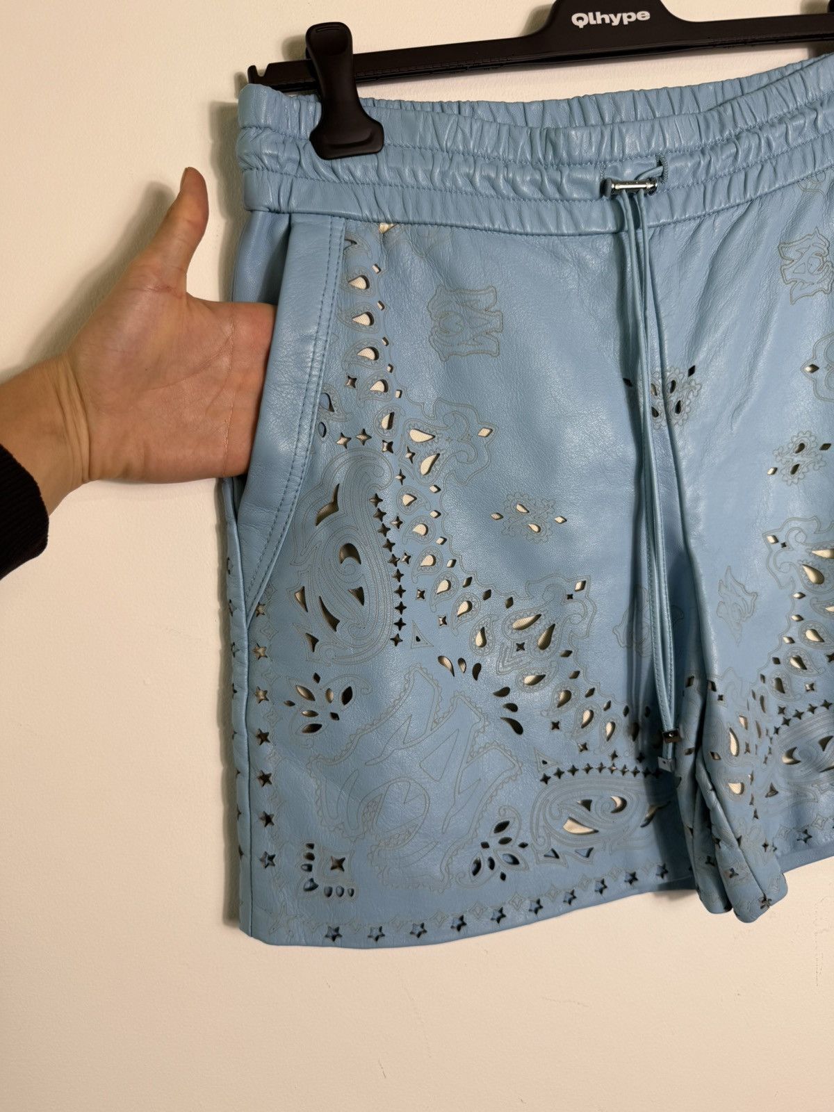 Amiri AMIRI Bandana Laser-Cut Leather Shorts in Sky Blue Size US 34 / EU 50 - 4 Thumbnail