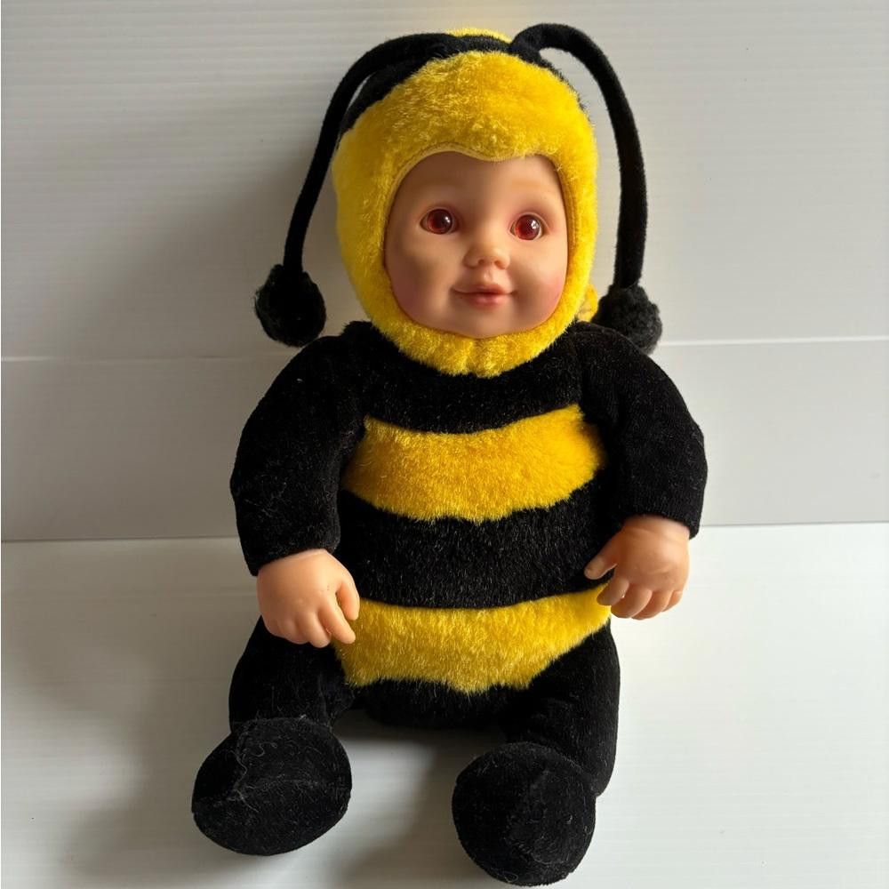 Designer Anne Geddes Baby Lil Bee 2005 Doll Size ONE SIZE - 1 Thumbnail