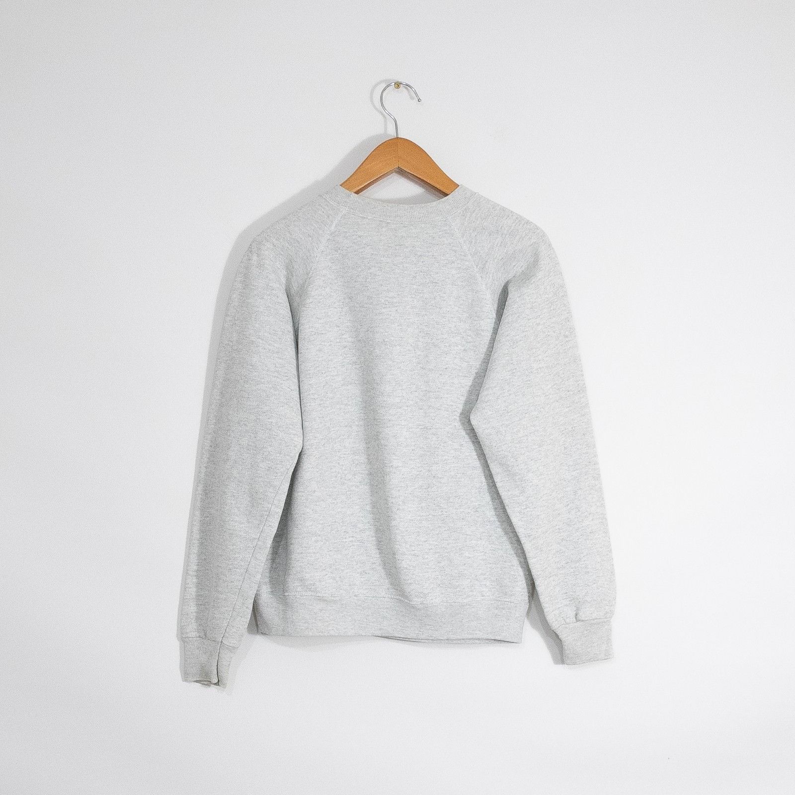 Vintage Vintage 80s Loveland Ohio Sweatshirt Large - Raglan Crewneck Size US L / EU 52-54 / 3 - 6 Thumbnail