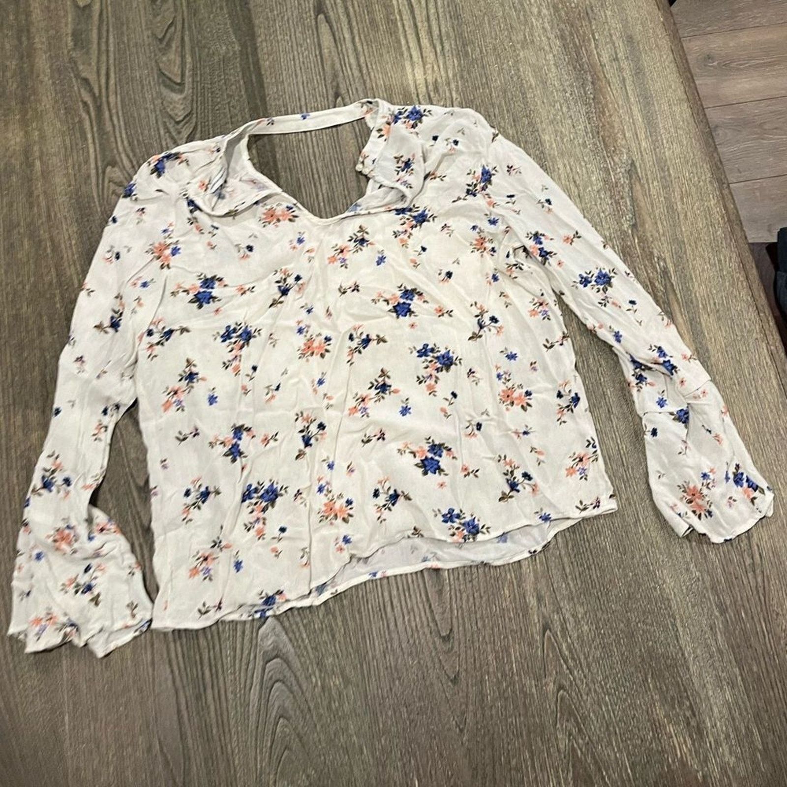 American Eagle Outfitters American Eagle Outfitters Floral Blouse Long Sleeve CutOut L Size L / US 10 / IT 46 - 5 Thumbnail