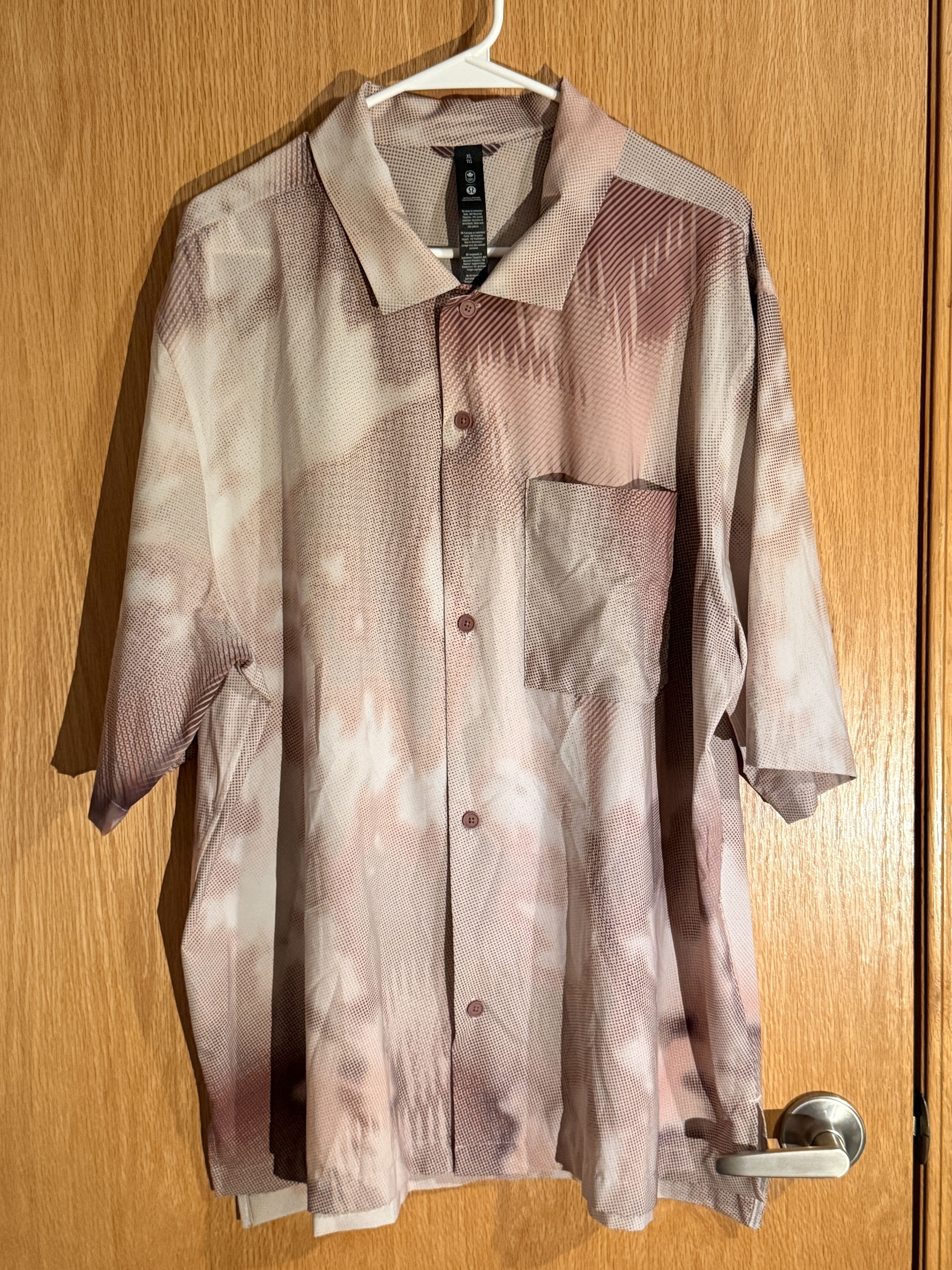 Lululemon Lululemon Team Canada Shirt Button Down Summer Olympics Size US XL / EU 56 / 4 - 1 Thumbnail