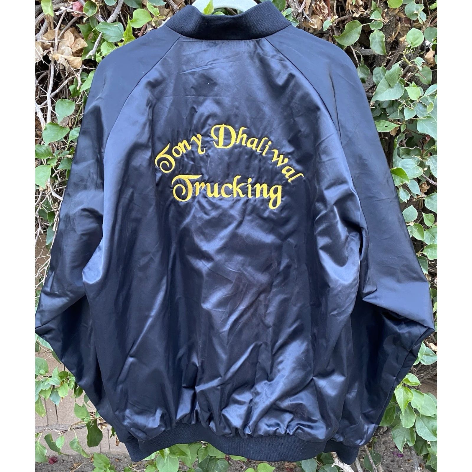 Vintage VINTAGE Cardinal Black Satin Bomber Jacket Tony Dhaliwal Trucking Size L Trucker Jacket Size US L / EU 52-54 / 3 - 5 Thumbnail