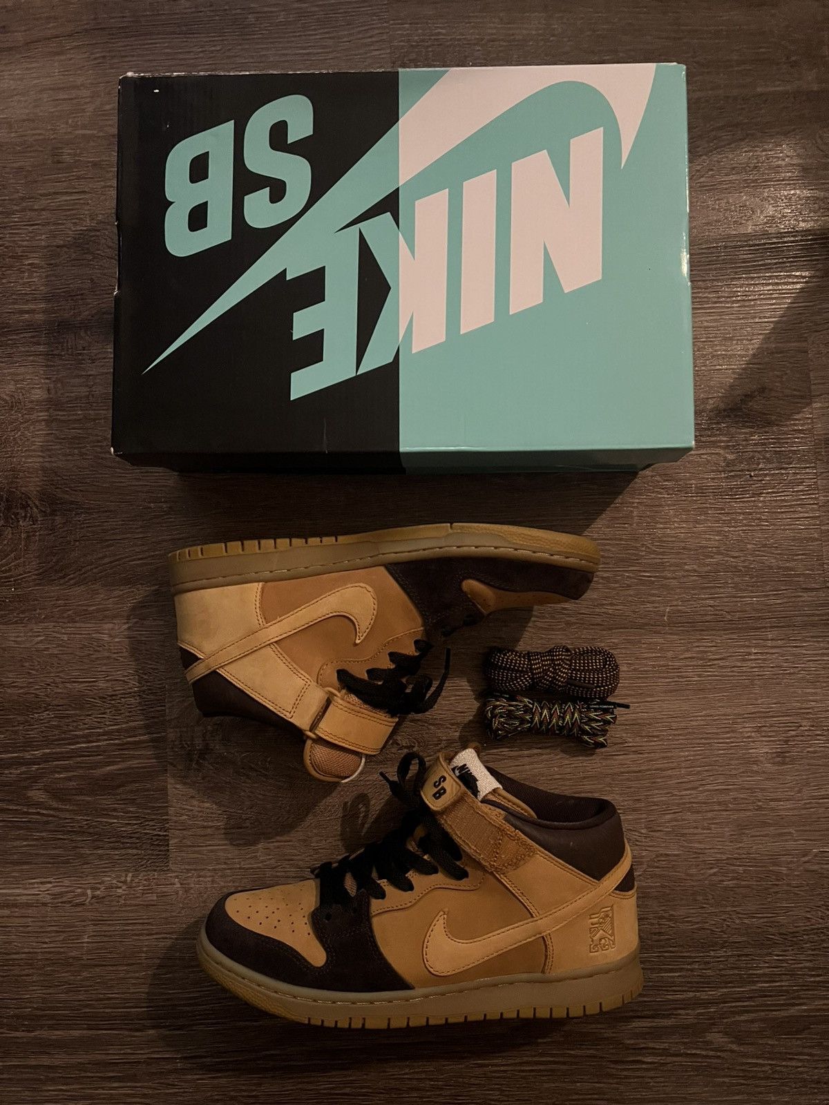 Nike Nike SB Lewis Marnell Dunk Mid Size US 8.5 / EU 41-42 - 1 Thumbnail