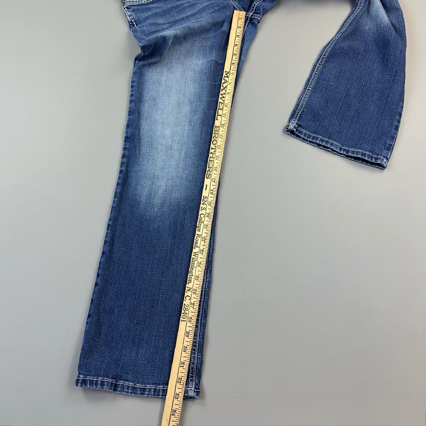 Wrangler Wrangler Jeans Women’s 13x34 34x33 Dark Wash Shilow Bootcut Cowgirl Stretch Jeans Women’s Casual Cowboy USA 5-Pocket Design Mens? Size 34" / US 12 / IT 48 - 3 Thumbnail