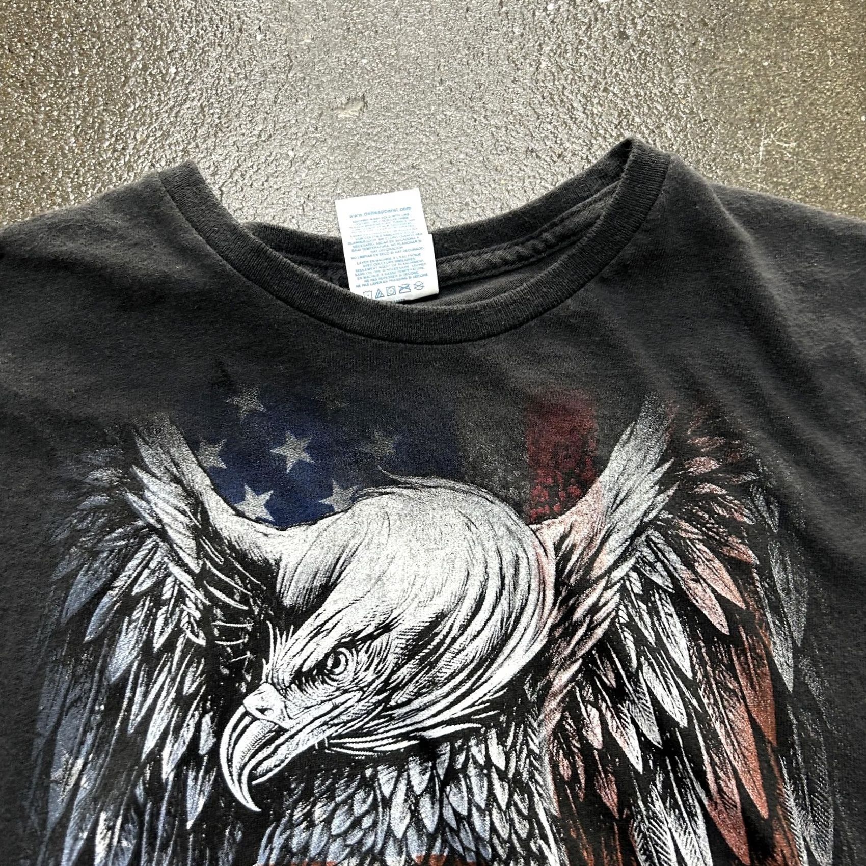 Vintage Mens Large Black Patriotic Eagle American Flag Graphic Tee Shirt Delta Brand Size US L / EU 52-54 / 3 - 2 Thumbnail