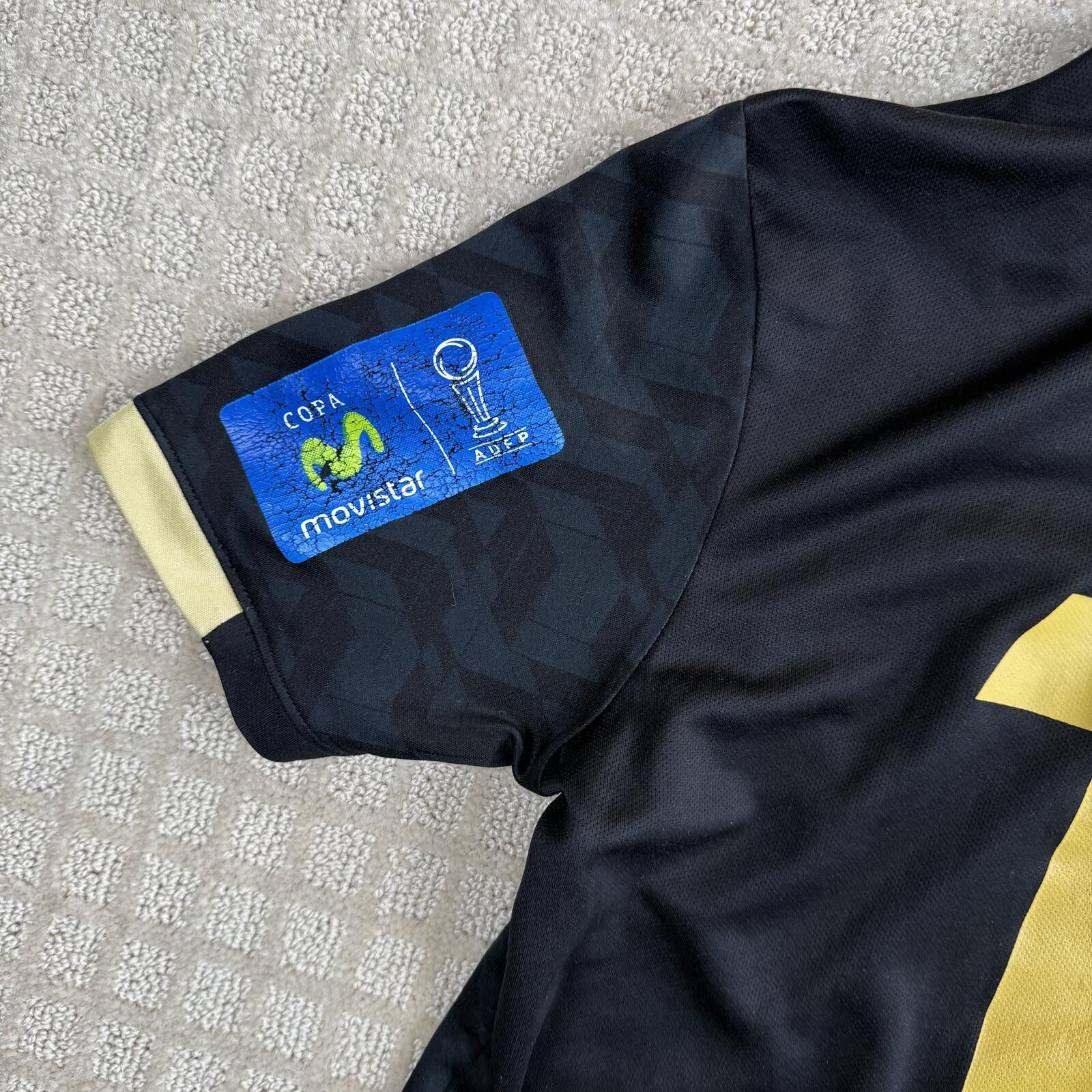 Umbro Umbro Universitario 2017 Third Jersey Black Gold S Size US S / EU 44-46 / 1 - 8 Thumbnail