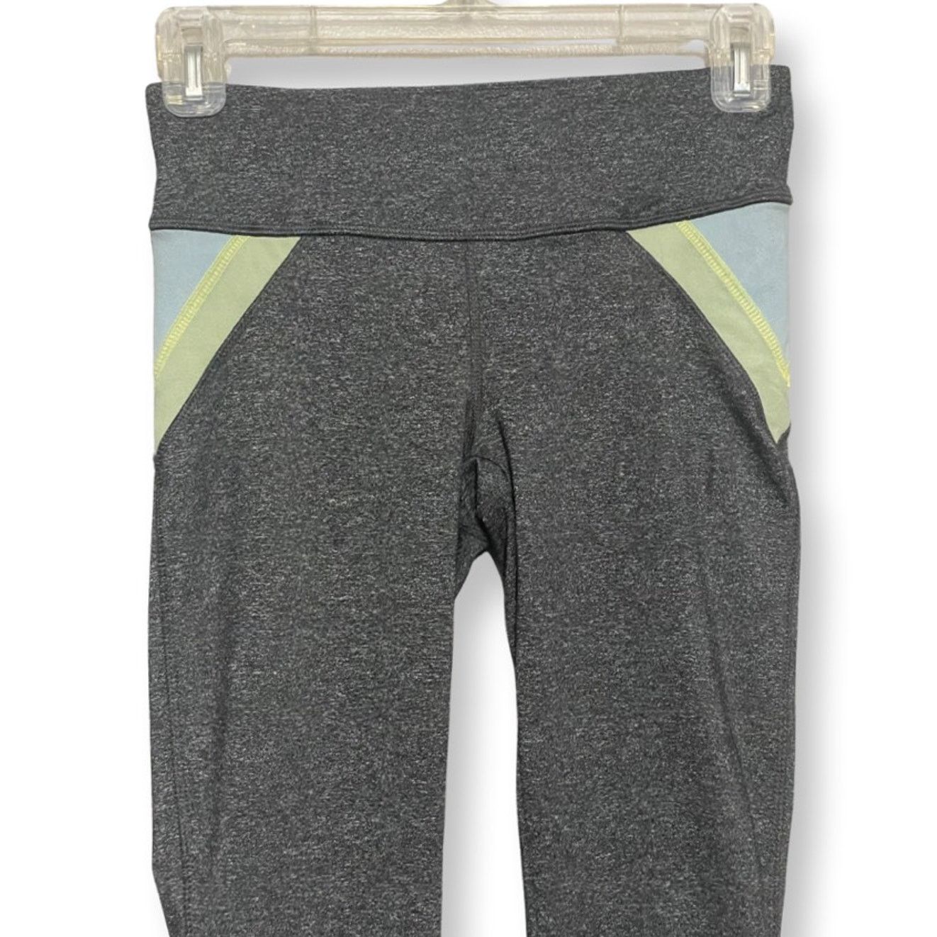 Forever 21 Forever 21 Capri Pants Stretchy Comfortable Fit Gray XS NWOT Size 26" / US 2 / IT 38 - 2 Thumbnail