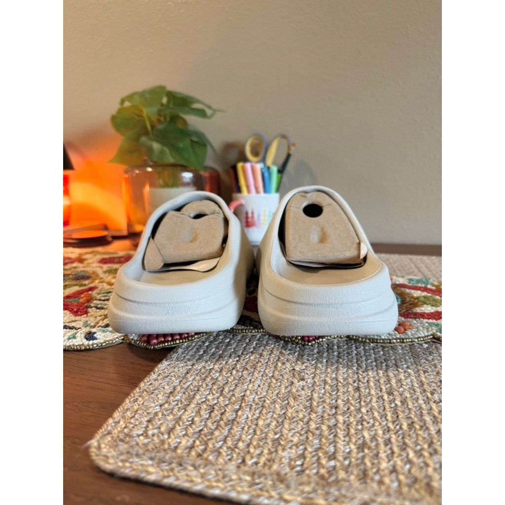 Yeezy YZY YS-01 Cream Yeezy Slides Pure Size US 8 / EU 41 - 4 Thumbnail