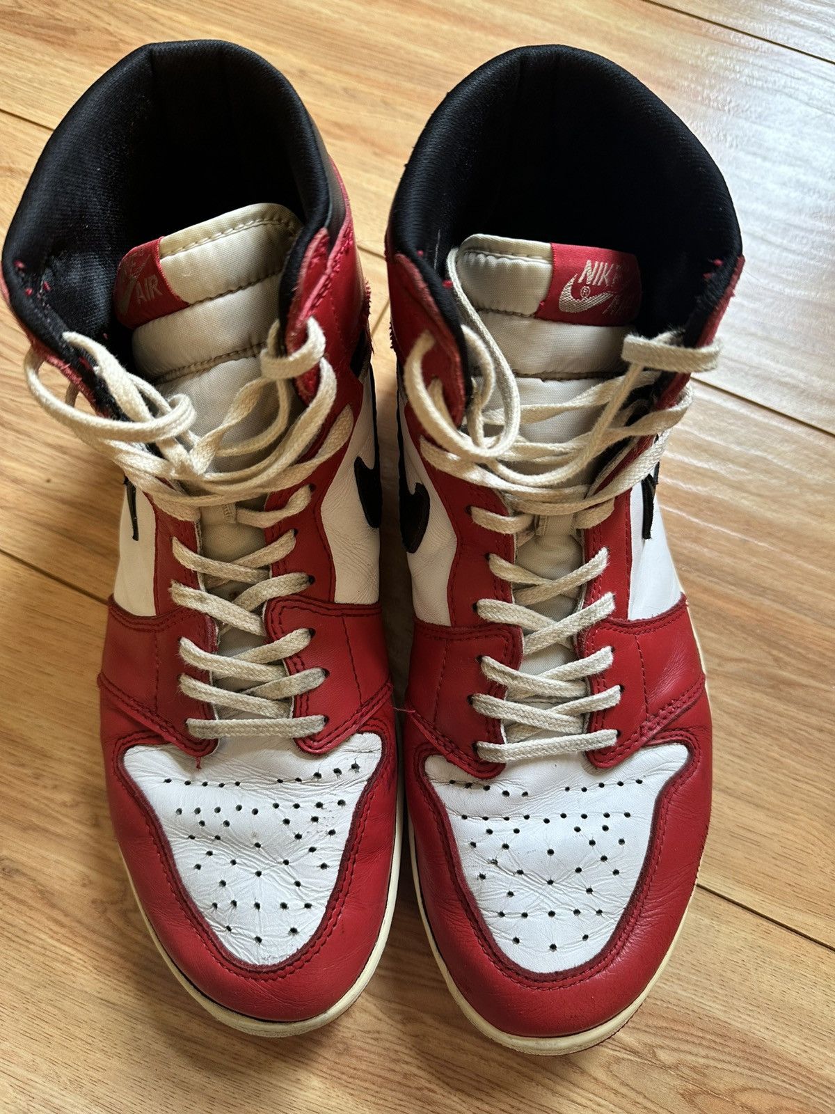 Nike Nike Air Jordan 1 Chicago 1994 Size US 10.5 / EU 43-44 - 5 Thumbnail