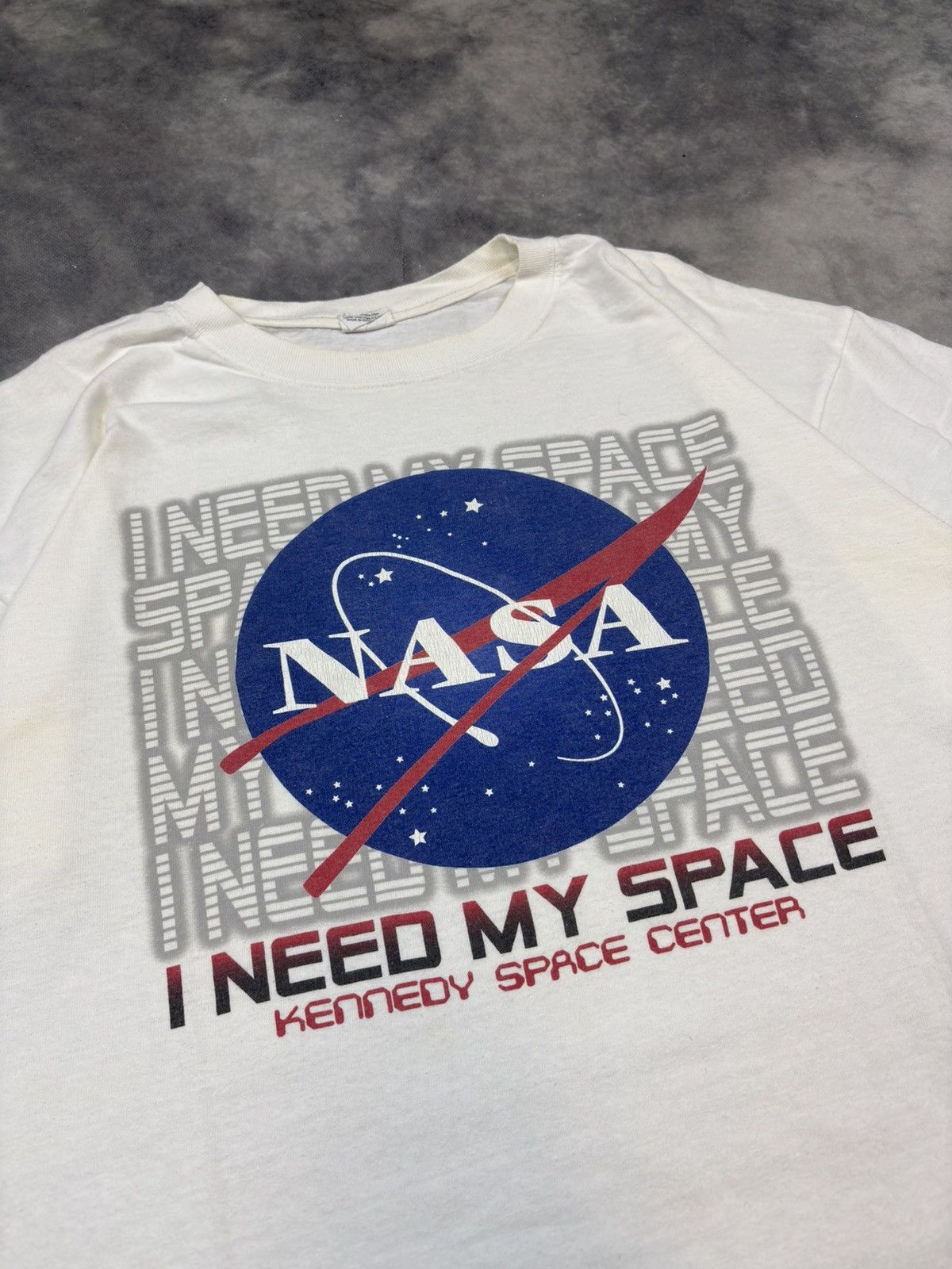 Vintage Kennedy Space Center I need my space T shirt Tesla Apple 90s Size US XL / EU 56 / 4 - 2 Thumbnail