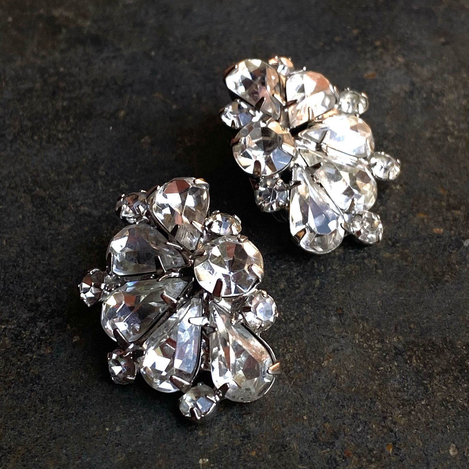 Vintage Vtg Art Deco Costume Faux Diamond Clip-on Earrings Size ONE SIZE - 1 Thumbnail