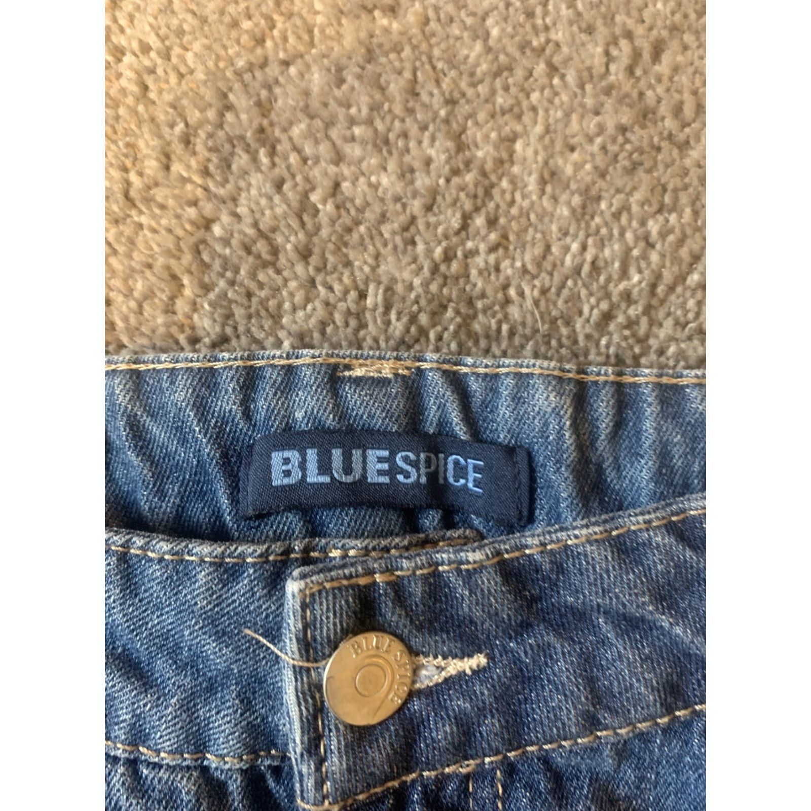 Vintage BLUE SPICE Junior's Medium Wash Distressed High Rise Skirt size 5 Skirt Womens 5-Pocket Denim 13in Mini Blue Spice Size 27" / US 4 / IT 40 - 2 Thumbnail