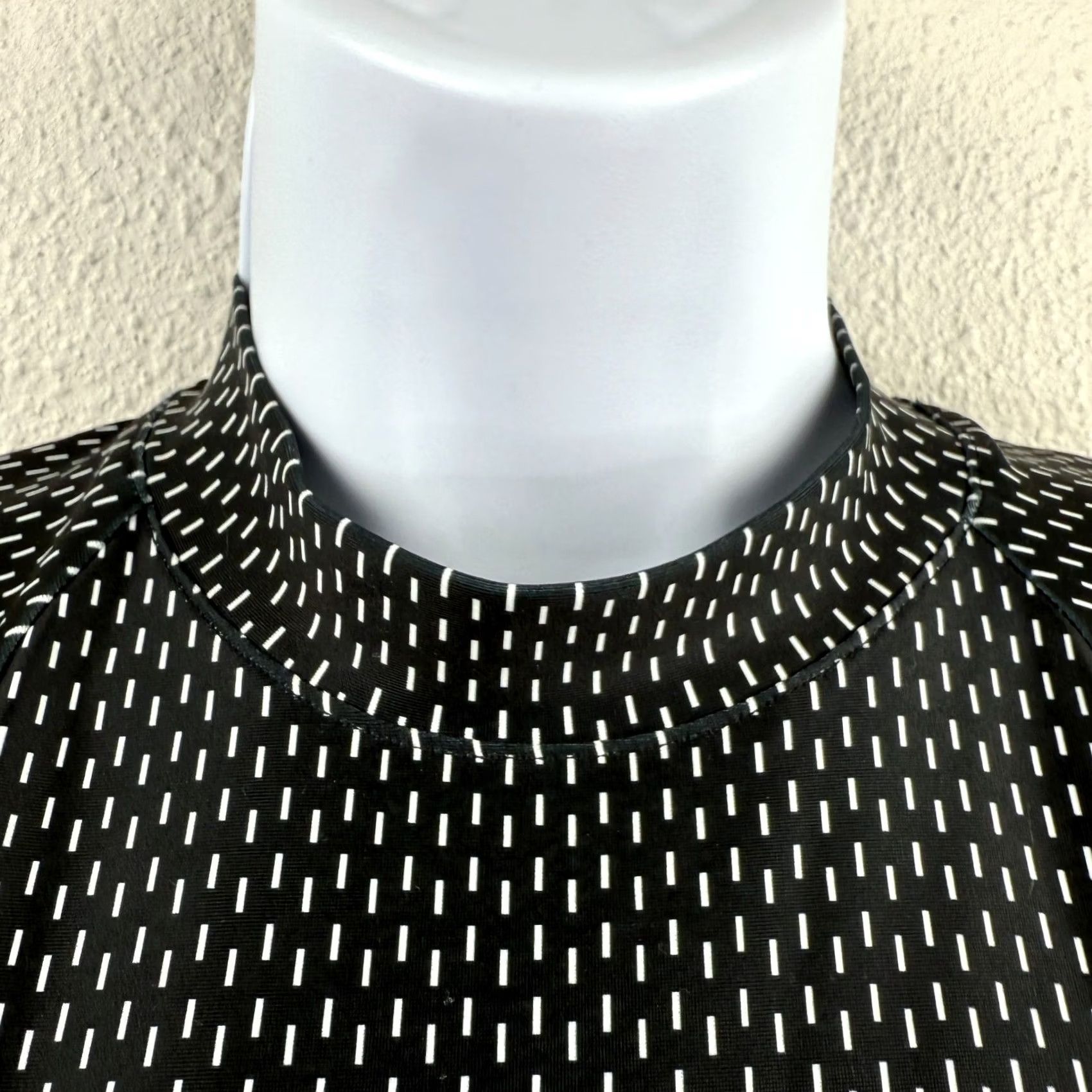 Swims Albion Rash Guard Swim Top Short Sleeve Womens XS Pullover UPF Geometric Multicolor Nylon Spandex Swim Shirt Shirt Womens XS Short Sleeve Size XS / US 0-2 / IT 36-38 - 4 Thumbnail