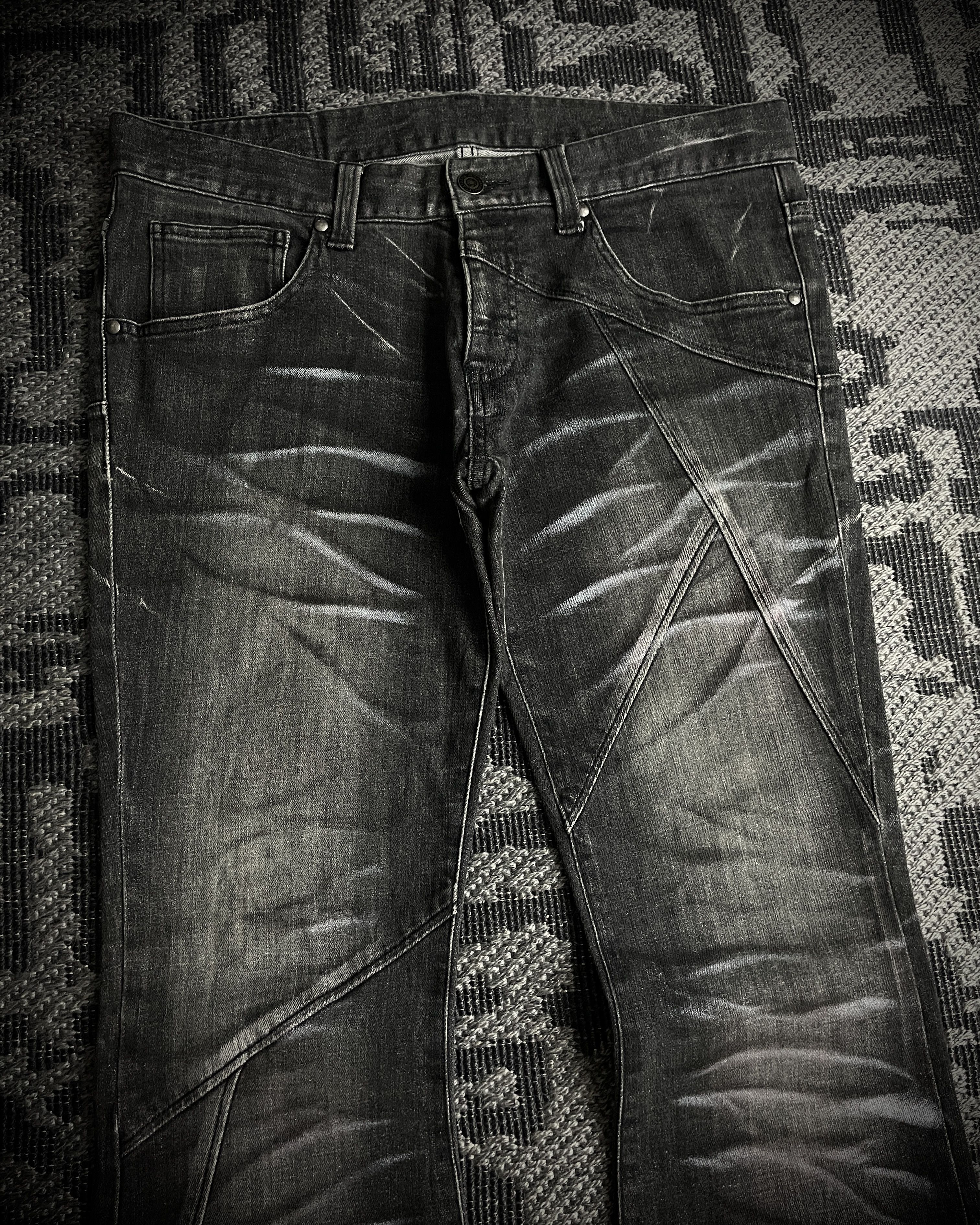 Tornado Mart Tornado Mart Black Whiskered Faded Flared Denim Size US 33 - 5 Thumbnail