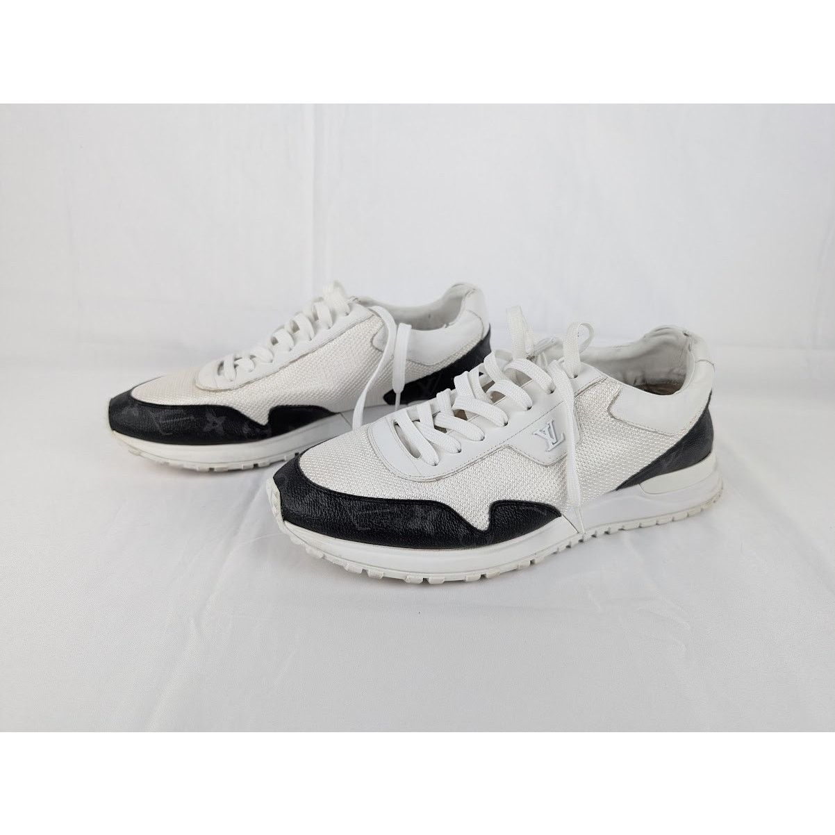Louis Vuitton o1rshd1 Run Away Monogram Sneakers in White/Black Size US 10 / EU 43 - 10 Thumbnail