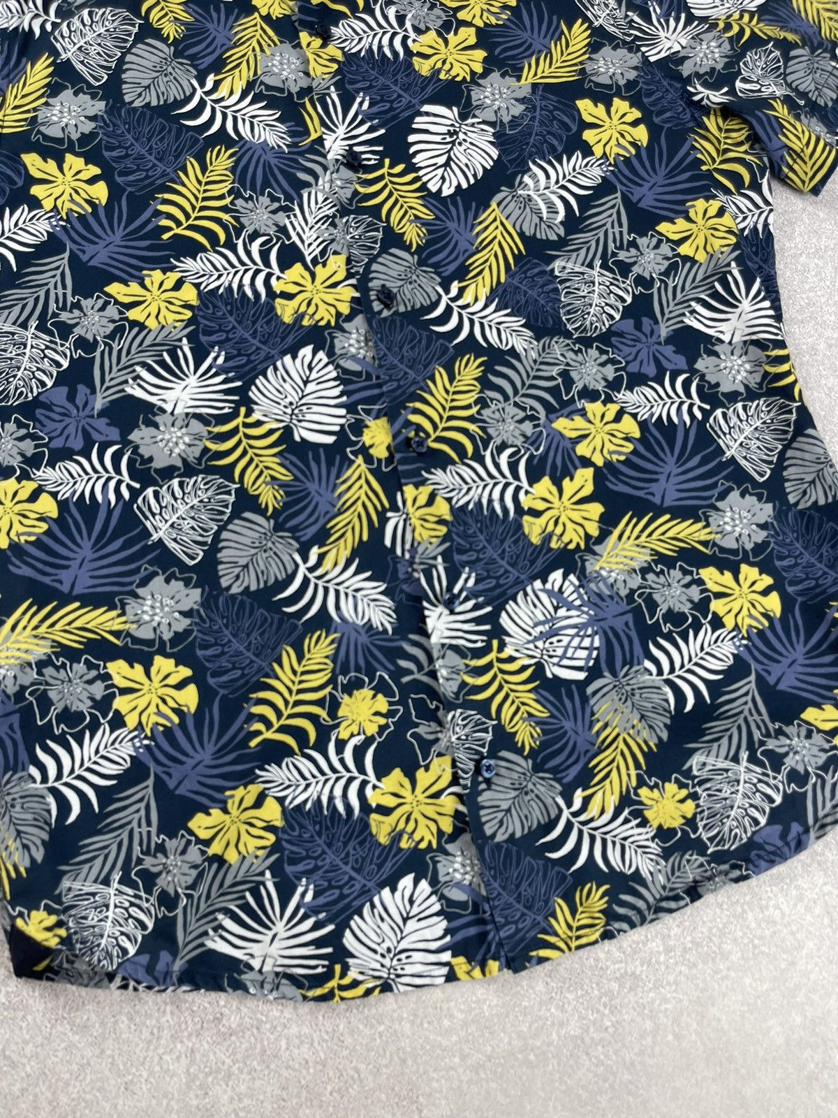 Hugo Boss Hugo Boss Rash Short Sleeve Shirt in Navy Floral Size S Size US S / EU 44-46 / 1 - 2 Thumbnail