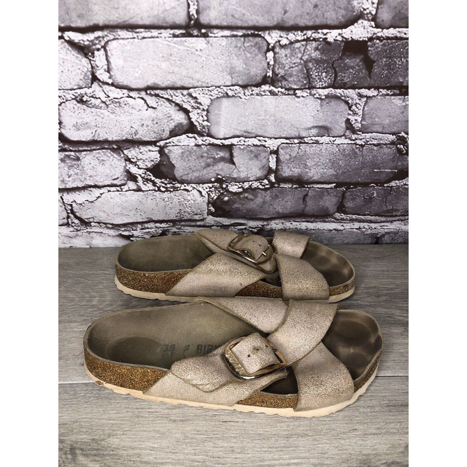 Birkenstock Birkenstock ARIZONA Beige Metallic Leather Strap Slides Sand Size US 7.5 / IT 37.5 - 12 Thumbnail