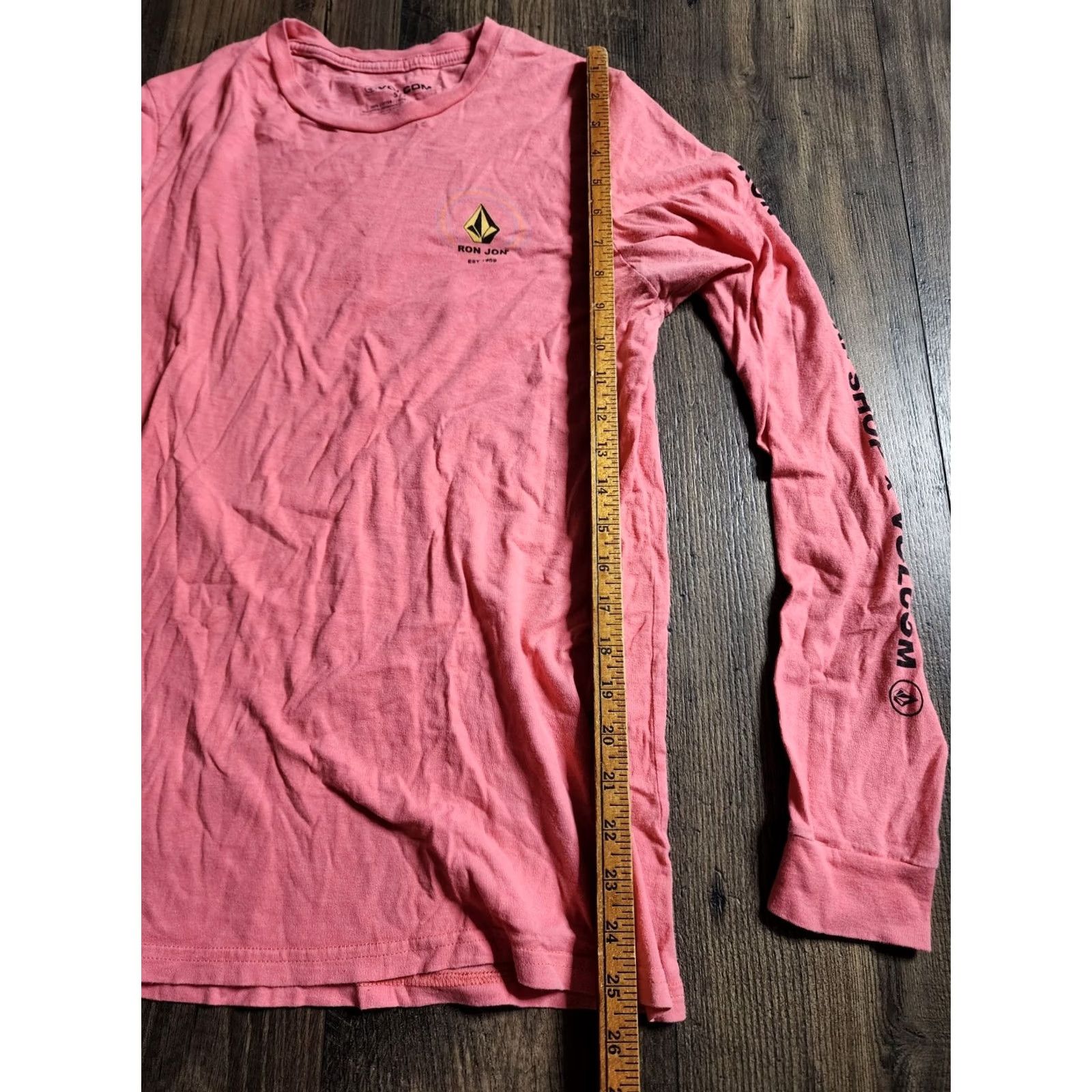 Volcom Volcom Ron Jon Surf Men Long Sleeve Tee T Shirt Thrashed Double Sided Pink S Volcom Ron Jon Beach 90s Mens Womens? Size US S / EU 44-46 / 1 - 2 Thumbnail