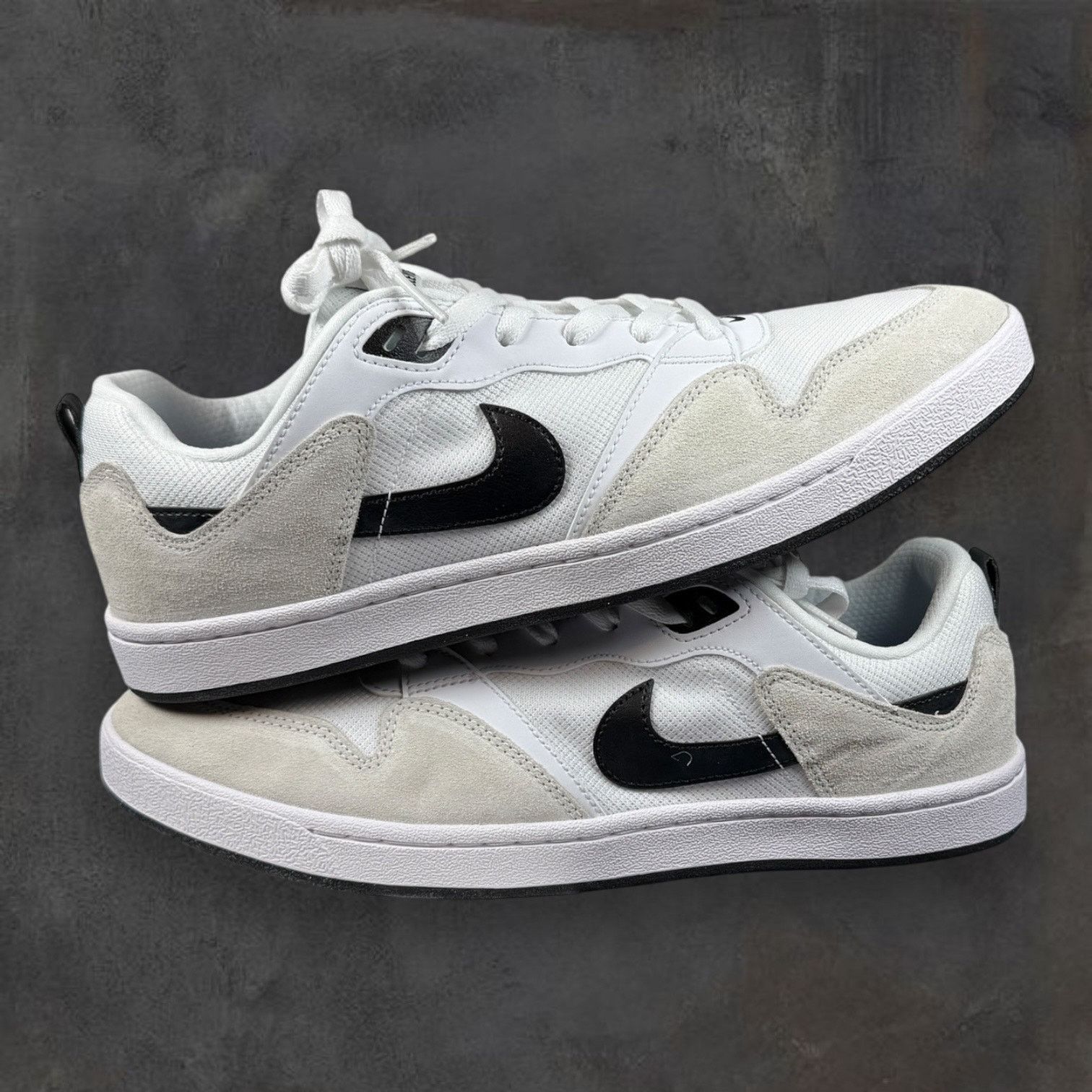 Nike Nike SB Alleyoop White/Black Size 12 CJ0882-100 NIB Size US 12 / EU 45 - 11 Thumbnail