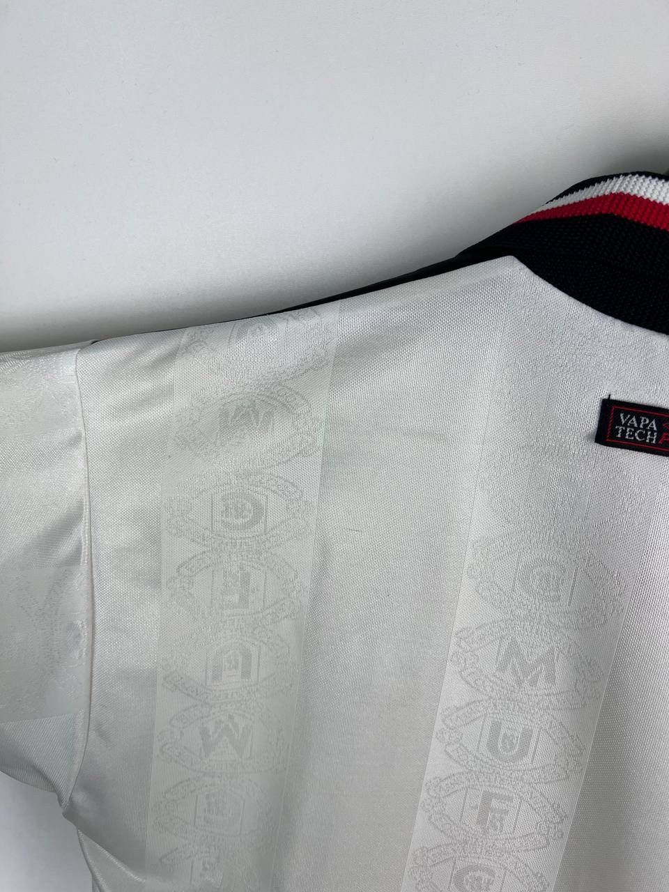 Other Manchester United Umbro 1997/99 tee kids 12/13 years man XS Size US XS / EU 42 / 0 - 12 Thumbnail