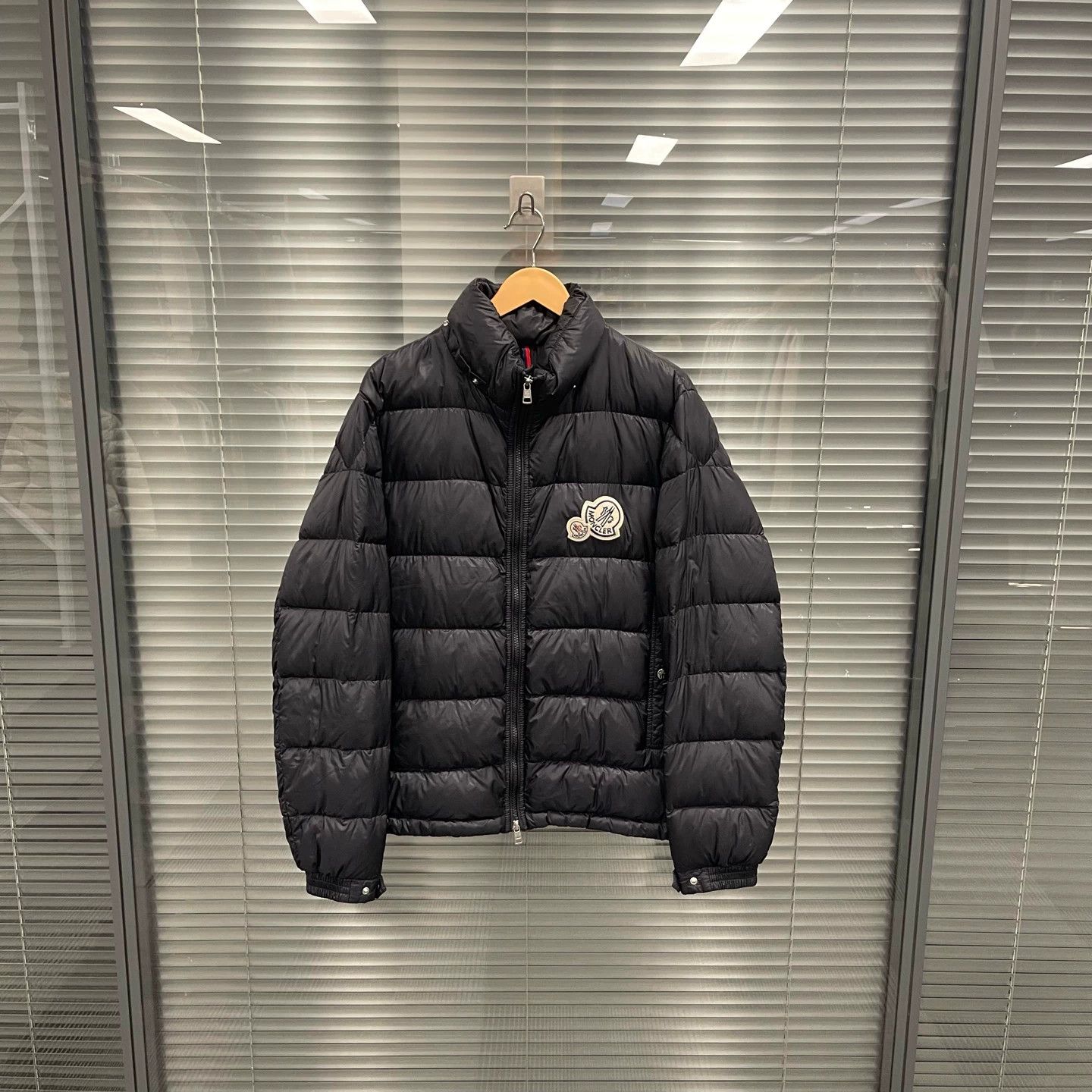 Moncler Moncler Classic Big Chest Logo Down Jacket 3 99N Size US M / EU 48-50 / 2 - 1 Thumbnail