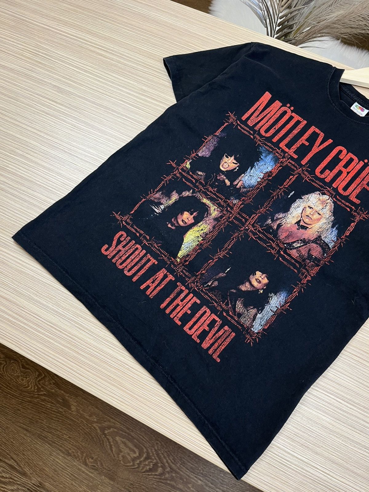 Band Tees × Vintage Vintage Motley Crue SHOUT AT THE DEVIL Rock Band T-Shirt Size US M / EU 48-50 / 2 - 5 Thumbnail