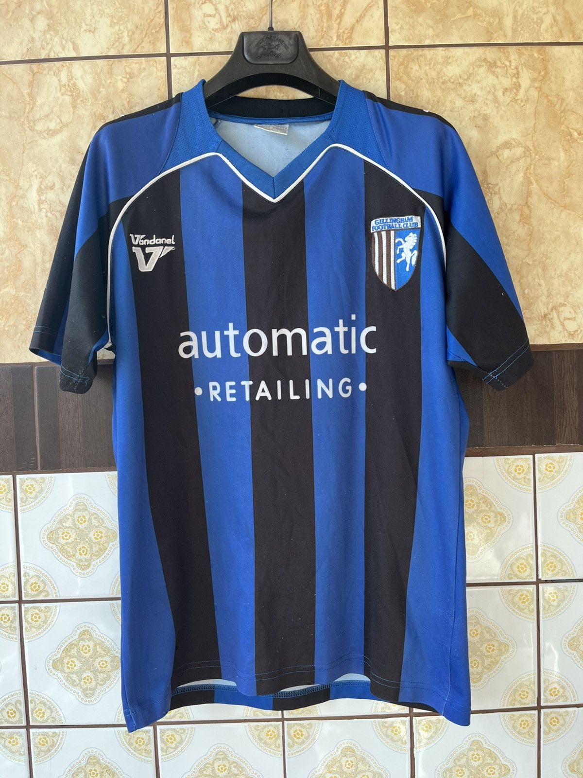 Vintage Vintage 2010/2011 Gillingham Fc soccer jersey Size US S / EU 44-46 / 1 - 1 Thumbnail