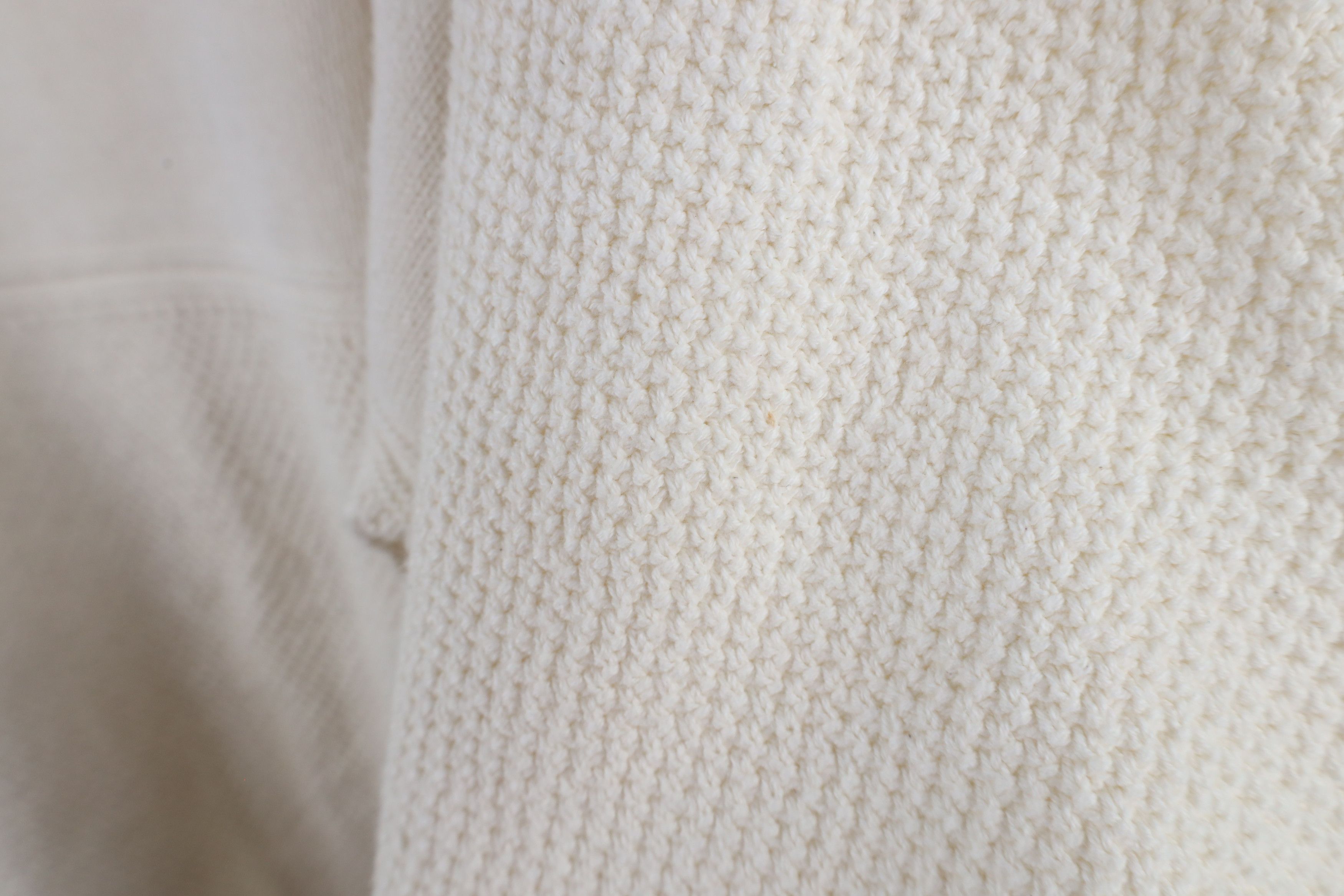 Vintage Vintage 90s Volvo Car Knit Crewneck Sweater Cream USA Size US XXL / EU 58 / 5 - 6 Thumbnail