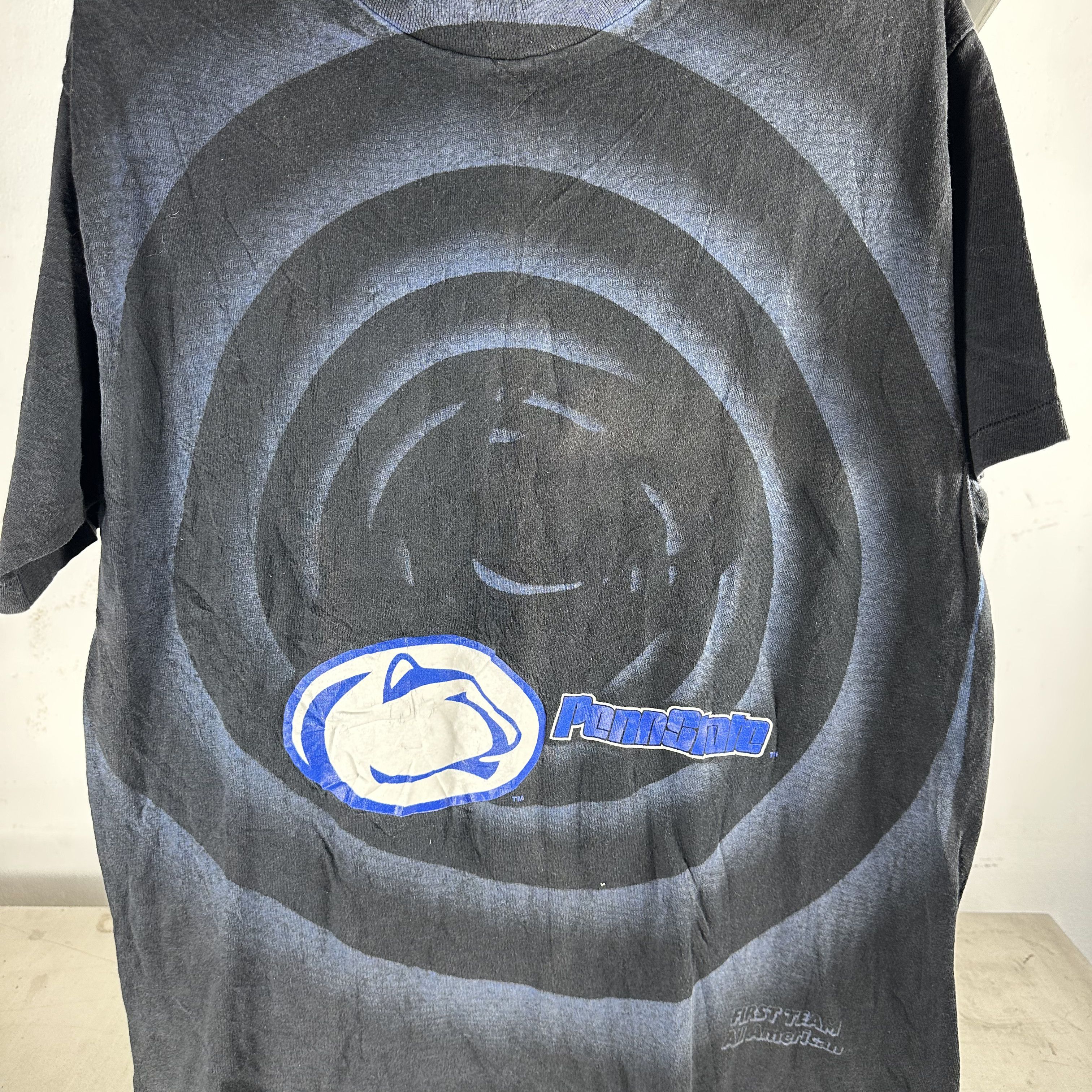 Vintage Vintage 90s Penn State Nittany Lions NCAA Shadow AOP T-shirt Size US L / EU 52-54 / 3 - 2 Thumbnail
