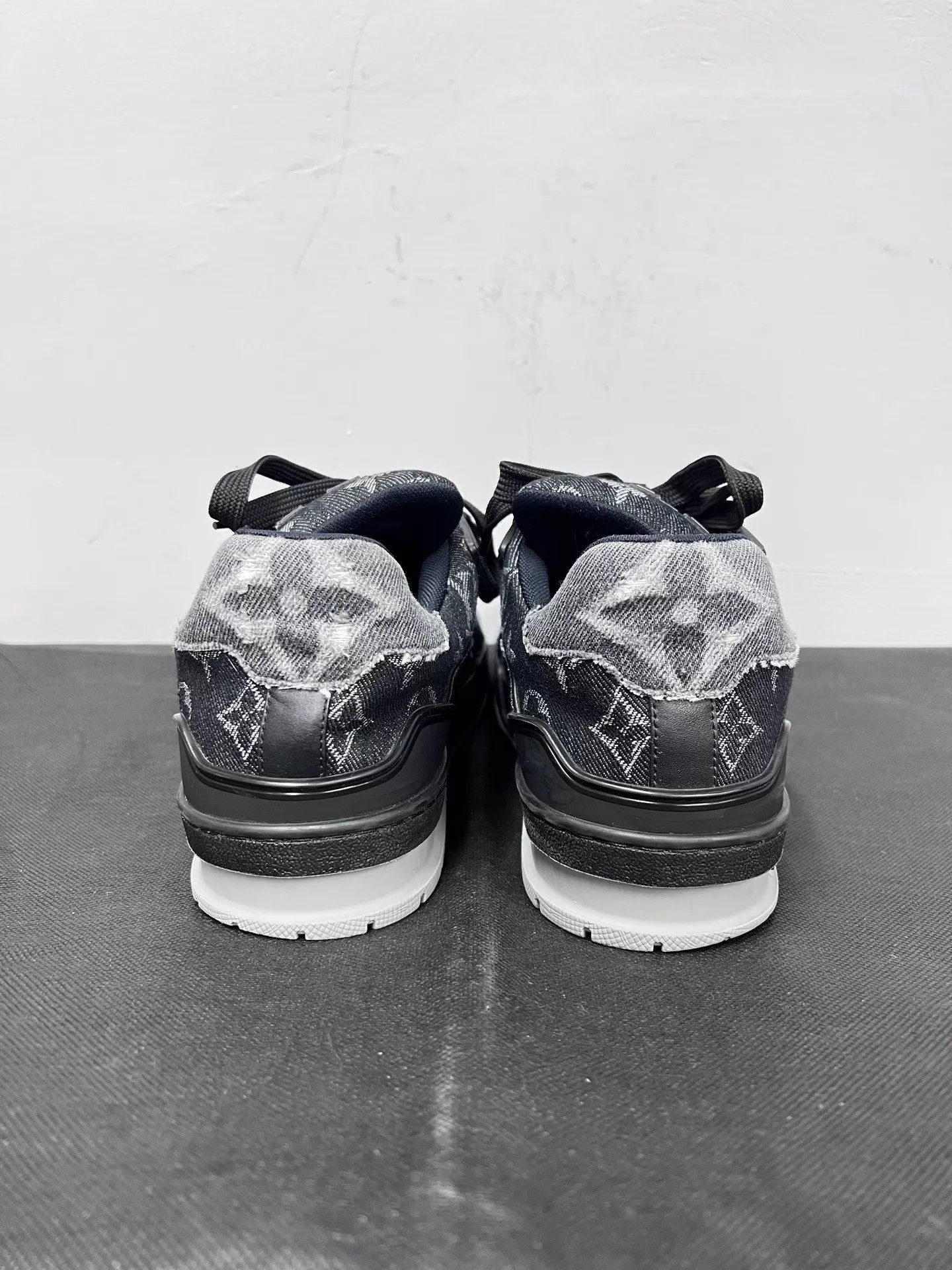 Louis Vuitton LV Trainer Black Distressed Denim Sneaker US6.5/EU40.5 Size US 7.5 / EU 40-41 - 3 Thumbnail