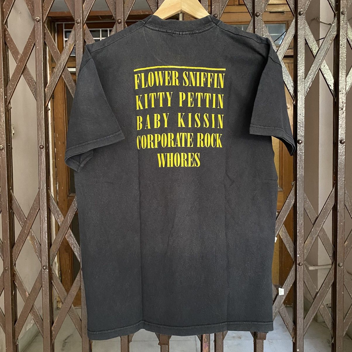 Band Tees Vintage 1992 Nirvana Smiley T shirt Size US M / EU 48-50 / 2 - 3 Thumbnail