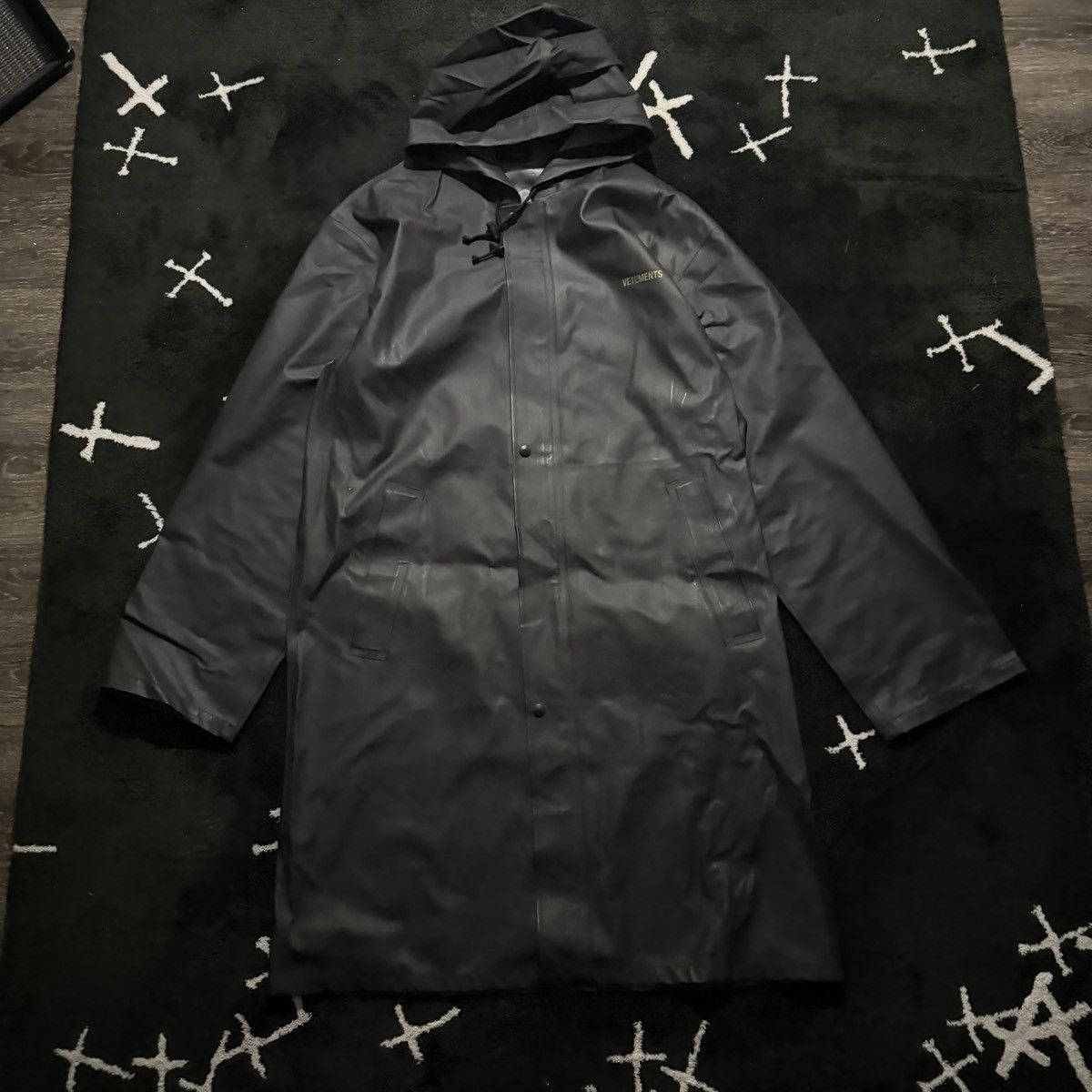 Vetements Vetements Raincoat Size US M / EU 48-50 / 2 - 2 Thumbnail