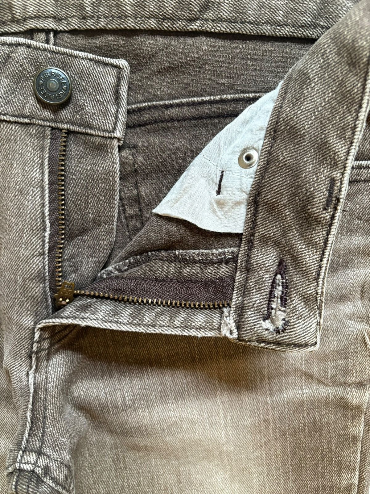 Japanese Brand Vintage Japanese Brand Faded Wash Distressed Flare Jeans Size 28" / US 6 / IT 42 - 9 Thumbnail