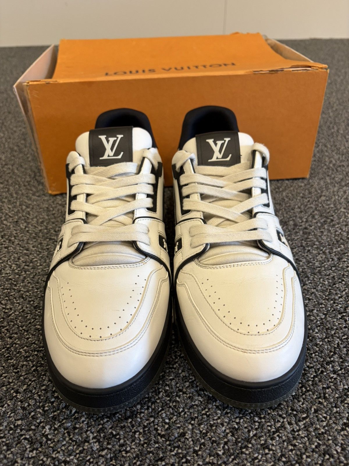 Louis Vuitton Louis Vuitton Black & White Trainers Size US 11 / EU 44 - 3 Thumbnail