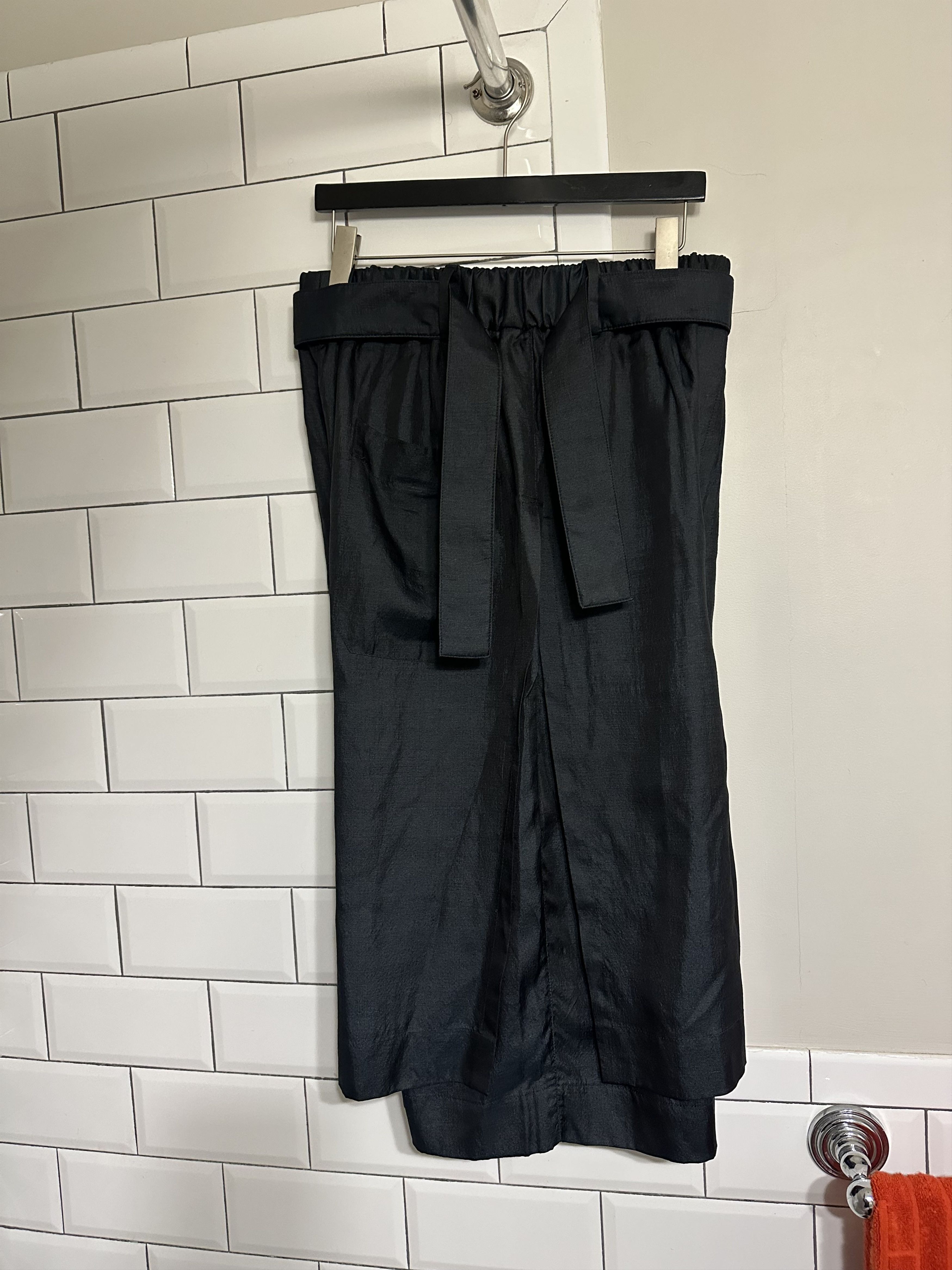 Emporio Armani Emporio Armani Black/Navy Long Silk Shift Shorts Size US 32 / EU 48 - 1 Thumbnail