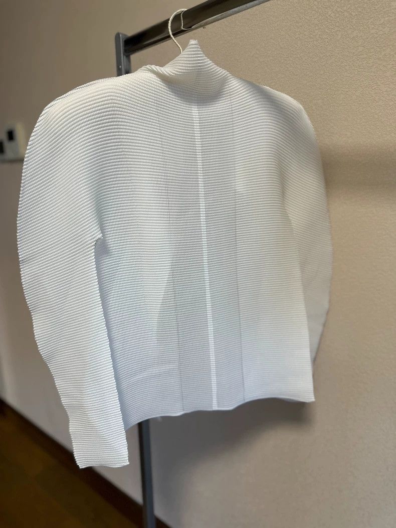 Issey Miyake Issey Miyake size:one size A white long-sleeved coat Size XS / US 0-2 / IT 36-38 - 2 Thumbnail