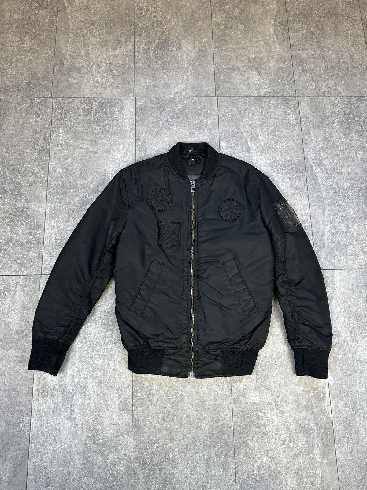 XO Men’s black bomber h&m Xo patch print logo Size US XS / EU 42 / 0 - 2 Thumbnail