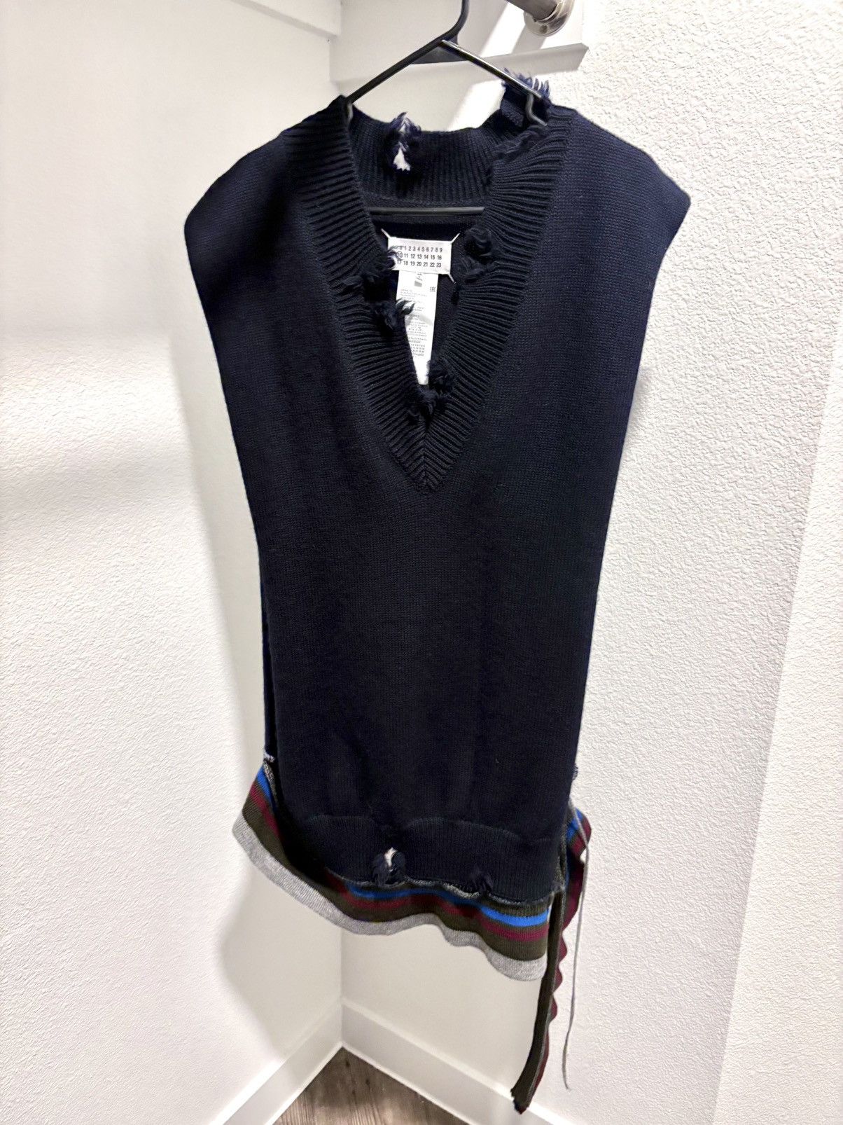 Maison Margiela Maison Margiela Distressed Knit Vest Size US L / EU 52-54 / 3 - 2 Thumbnail