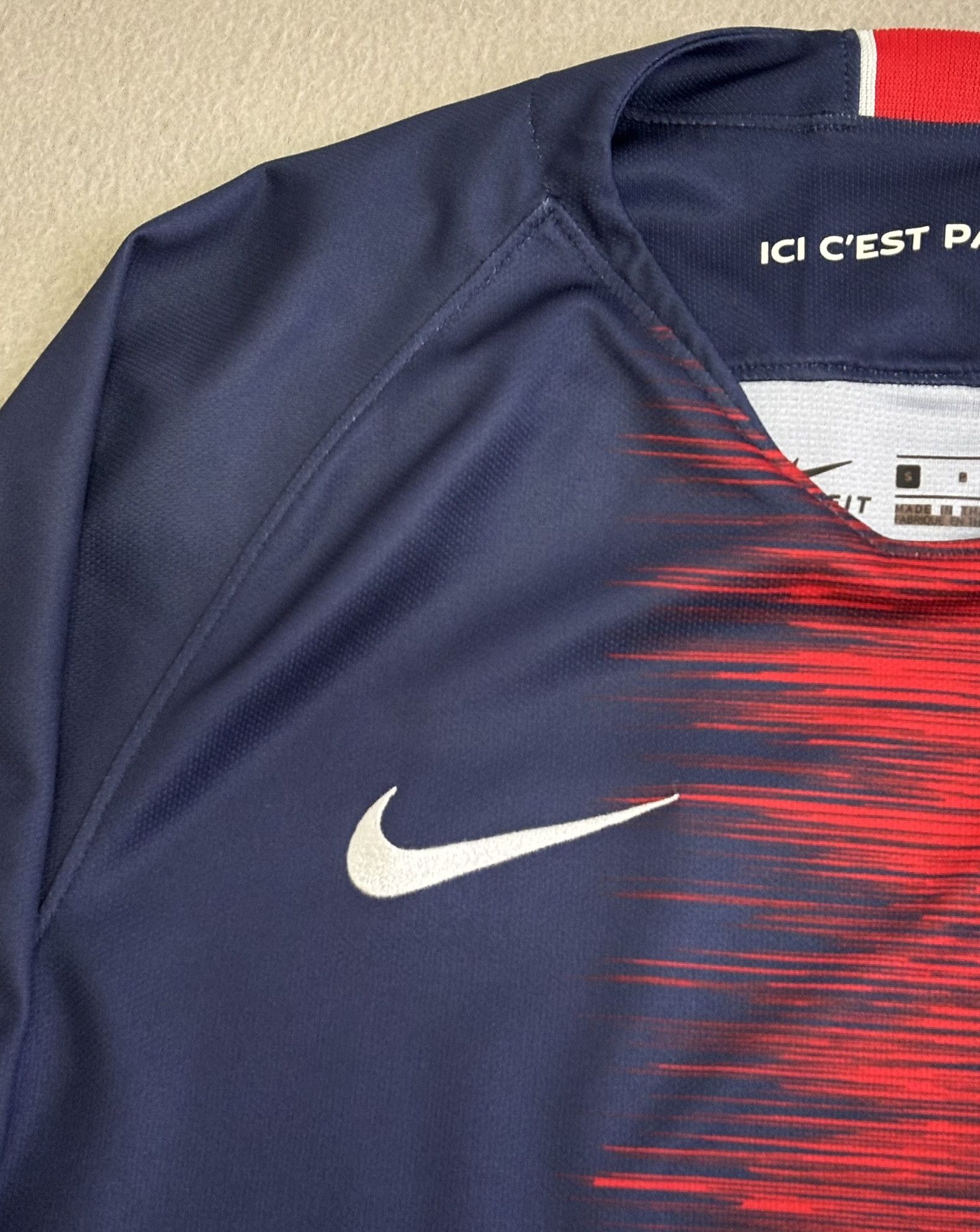 Nike Paris Saint Germain 2018/2019 Mbappe 29 Nike Football Jersey Size US S / EU 44-46 / 1 - 8 Thumbnail
