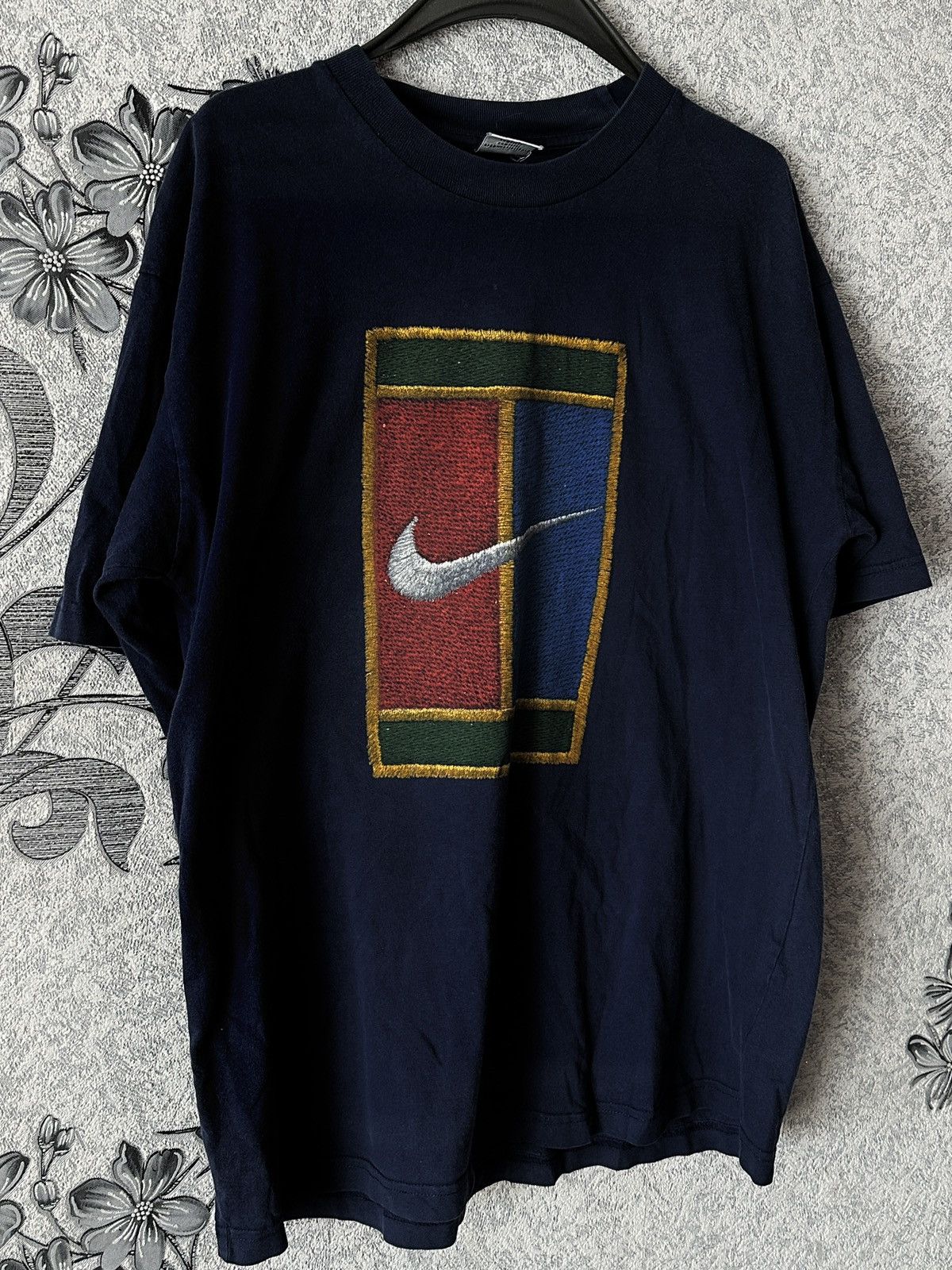 Nike Vintage Nike court T-shirt big logo Andre Agassi Size US L / EU 52-54 / 3 - 1 Thumbnail