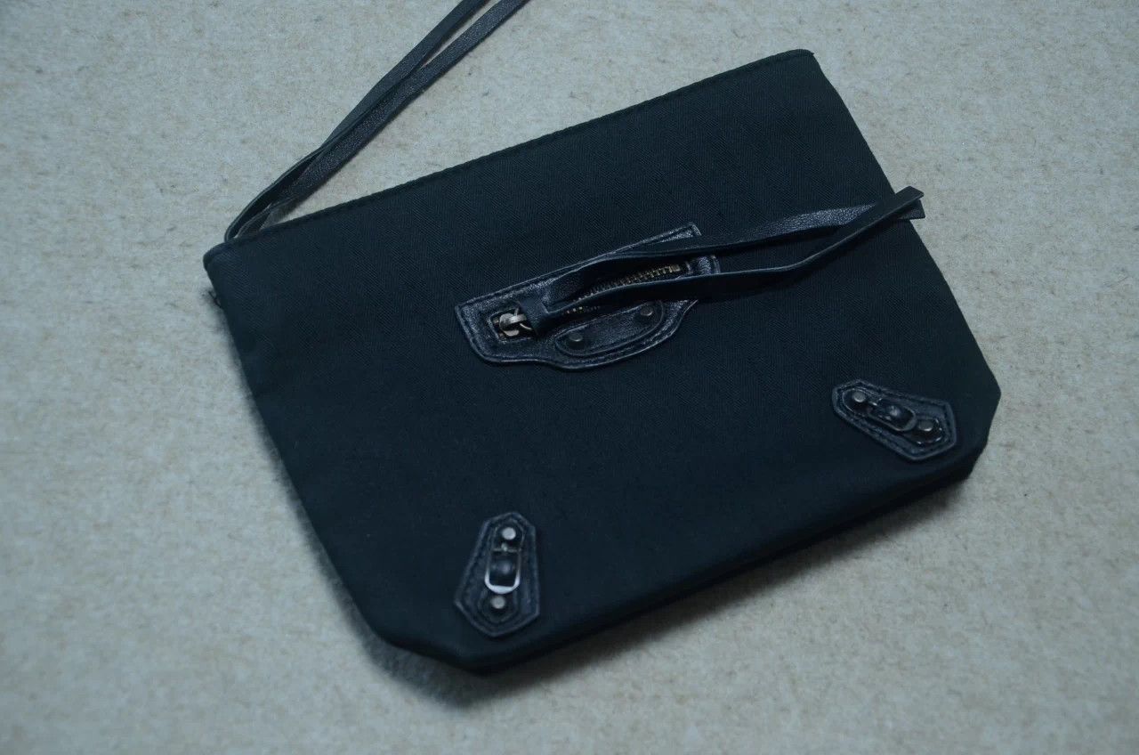 Balenciaga Balenciaga black canvas leather envelope with studs Size ONE SIZE - 1 Thumbnail
