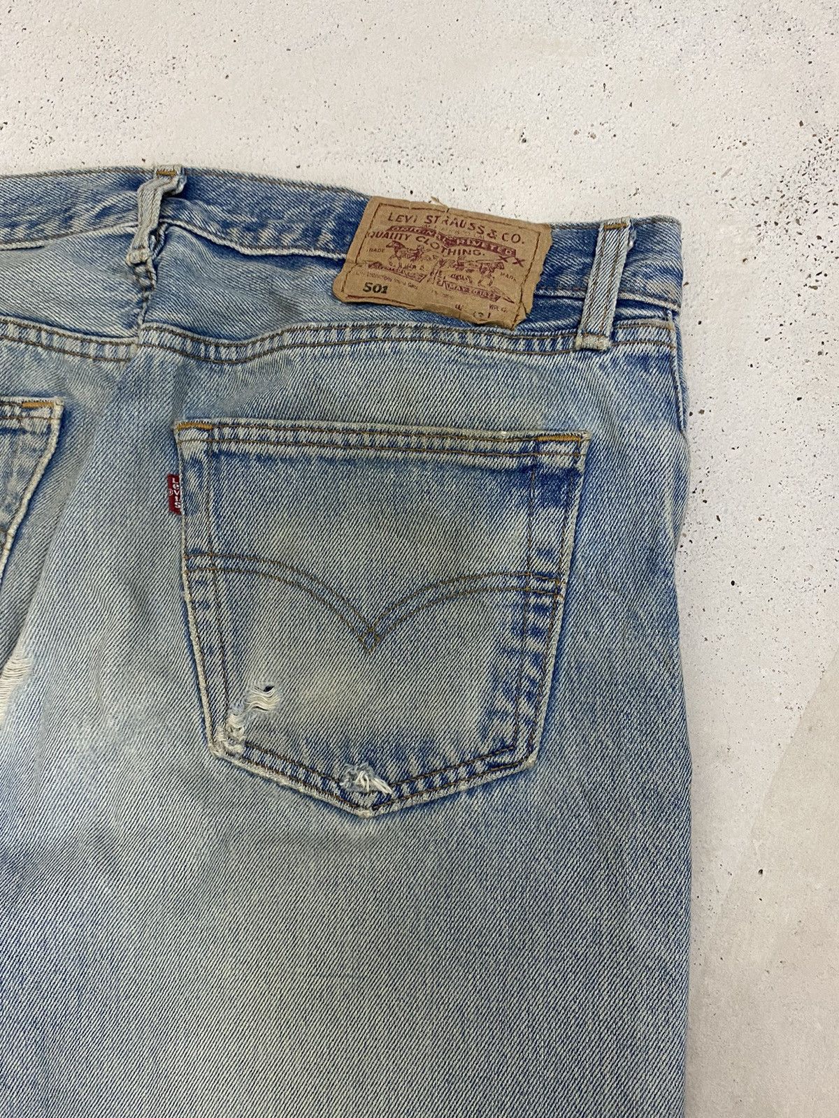 Levi's Vintage 90s Levis 501 Button Fly 311 Distressed Light Blue Size US 31 - 17 Thumbnail