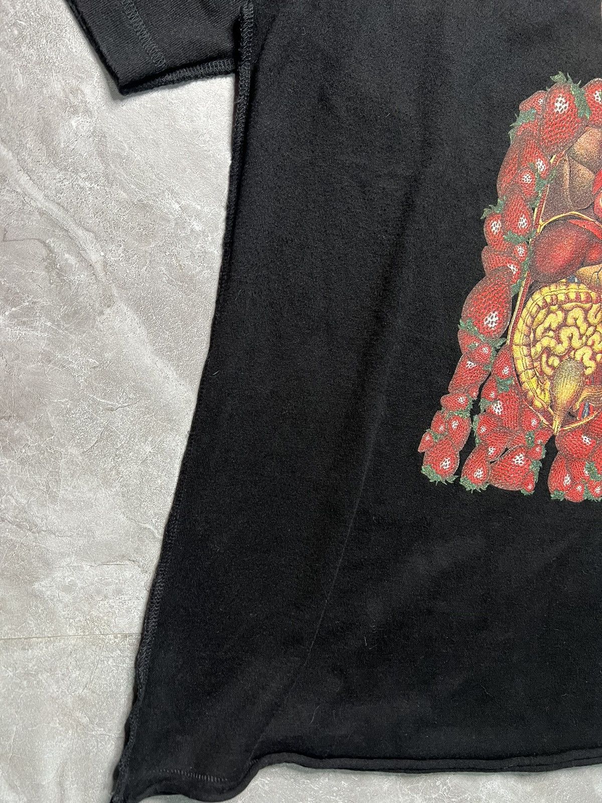 Undercover Undercover S/S 05 But Beautiful Strawberry Anatomy Tee Size US L / EU 52-54 / 3 - 5 Thumbnail