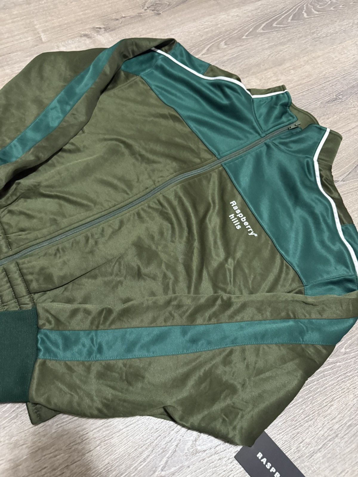 The GV Gallery GV Gallery Green Diggy Simmons Track Jacket Raspberry Size S Size US S / EU 44-46 / 1 - 6 Thumbnail