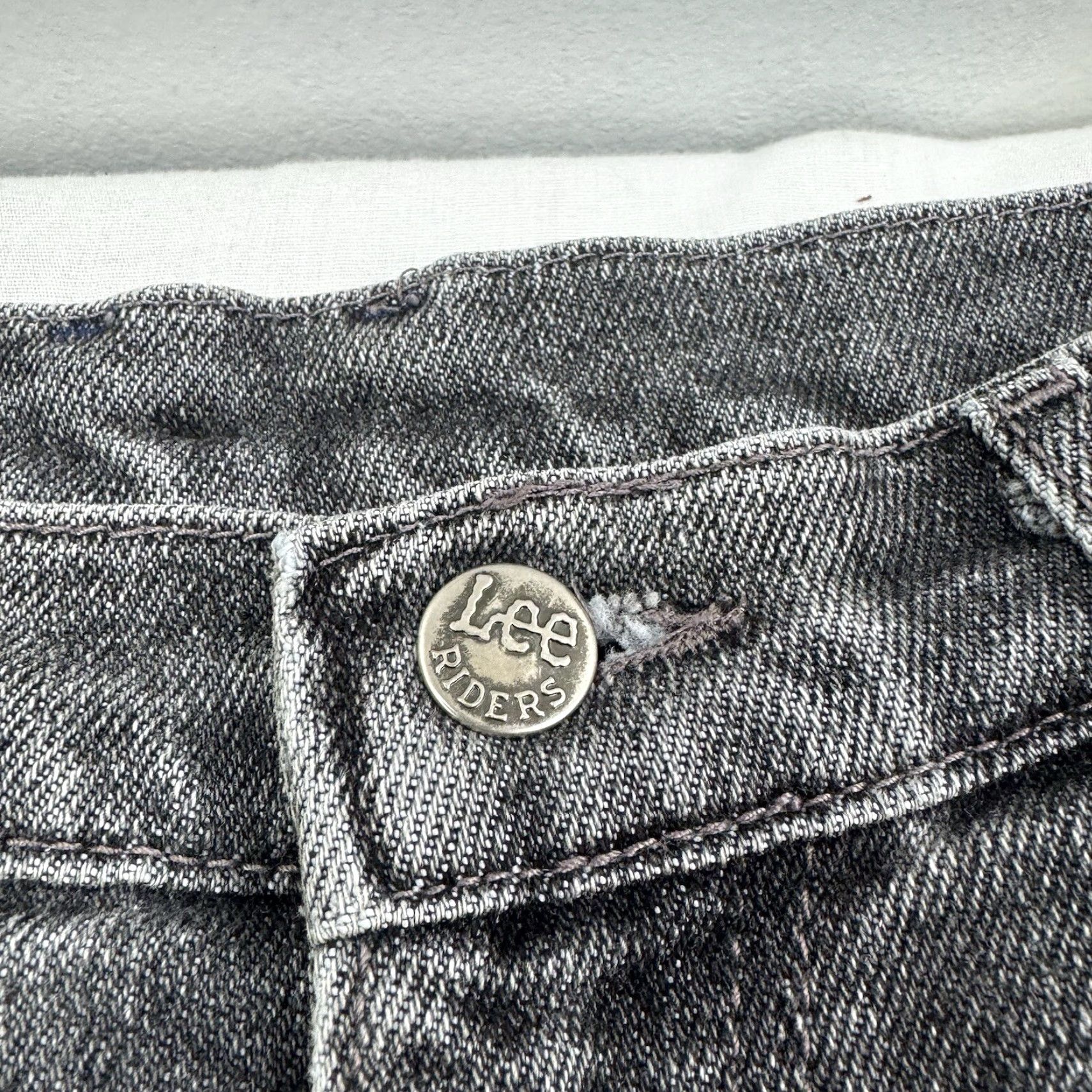 Lee VINTAGE Lee Riders Jeans Women 12 Petite Black Faded Worn Mom High Waist 90s Jeans Mens Womens Girls Size 34" / US 12 / IT 48 - 6 Thumbnail