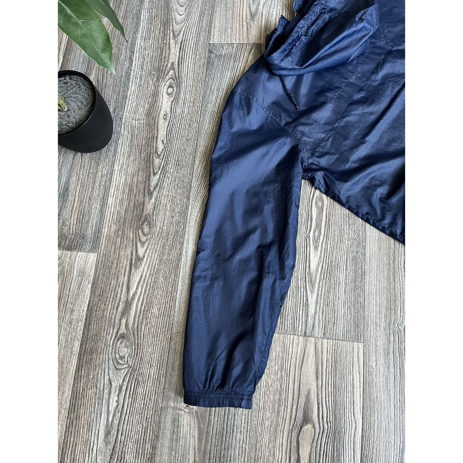 Nike Nike Windbreaker Zip Swoosh Vintage Jacket y2k Size US S / EU 44-46 / 1 - 9 Thumbnail