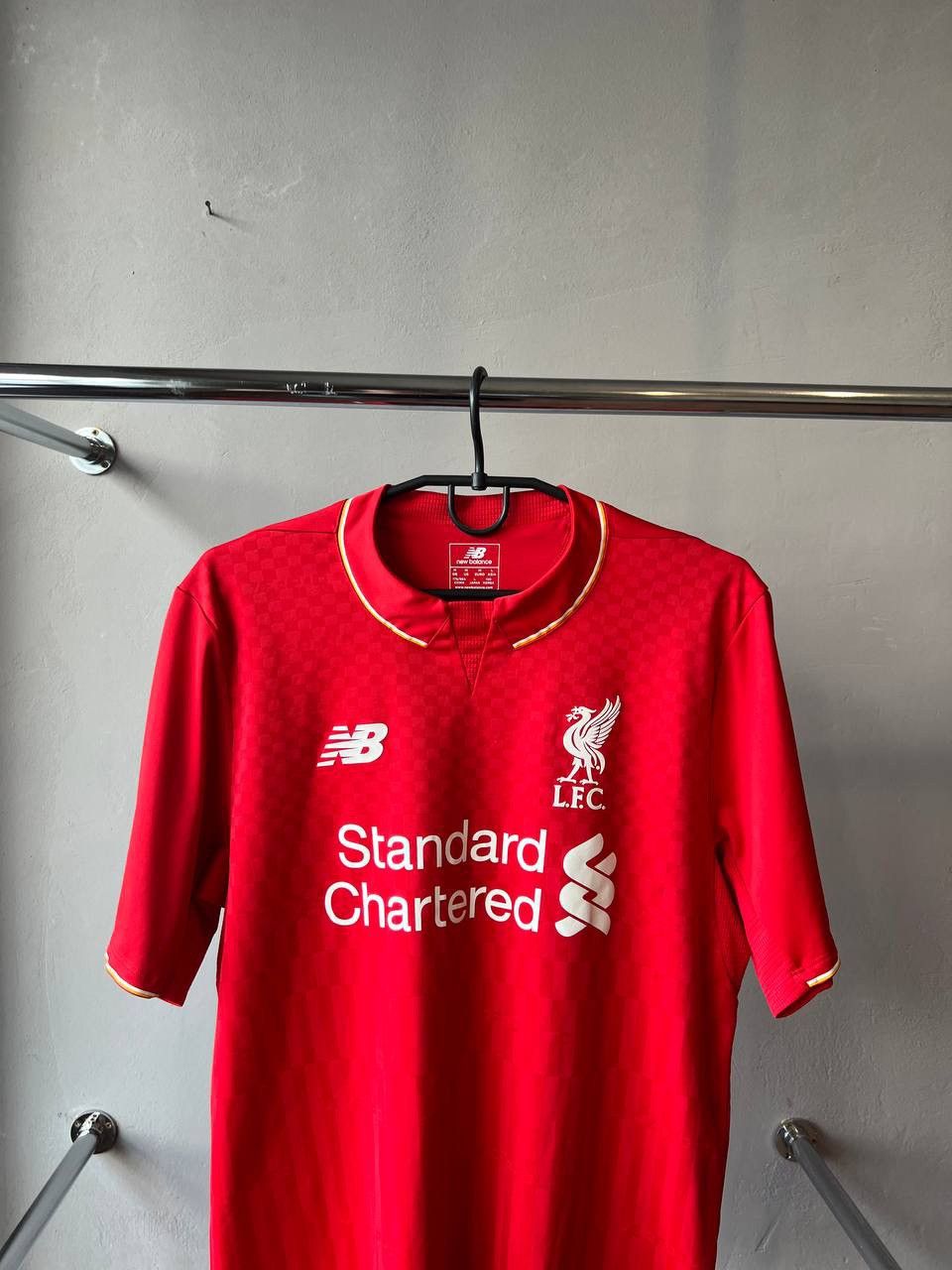 New Balance 2015/16 LIVERPOOL FC HOME SOCCER JERSEY FOOTBALL SHIRT SZ M Size US M / EU 48-50 / 2 - 3 Thumbnail