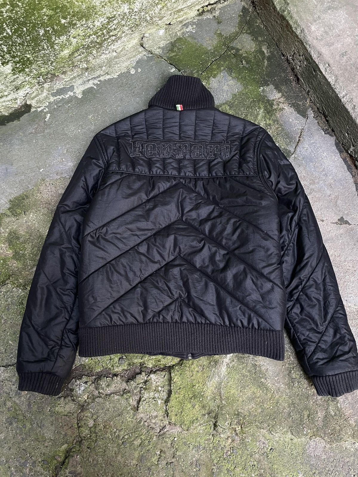 Puma Vintage Puma x Ferrari Black Puffer Jacket RARE Size US L / EU 52-54 / 3 - 1 Thumbnail