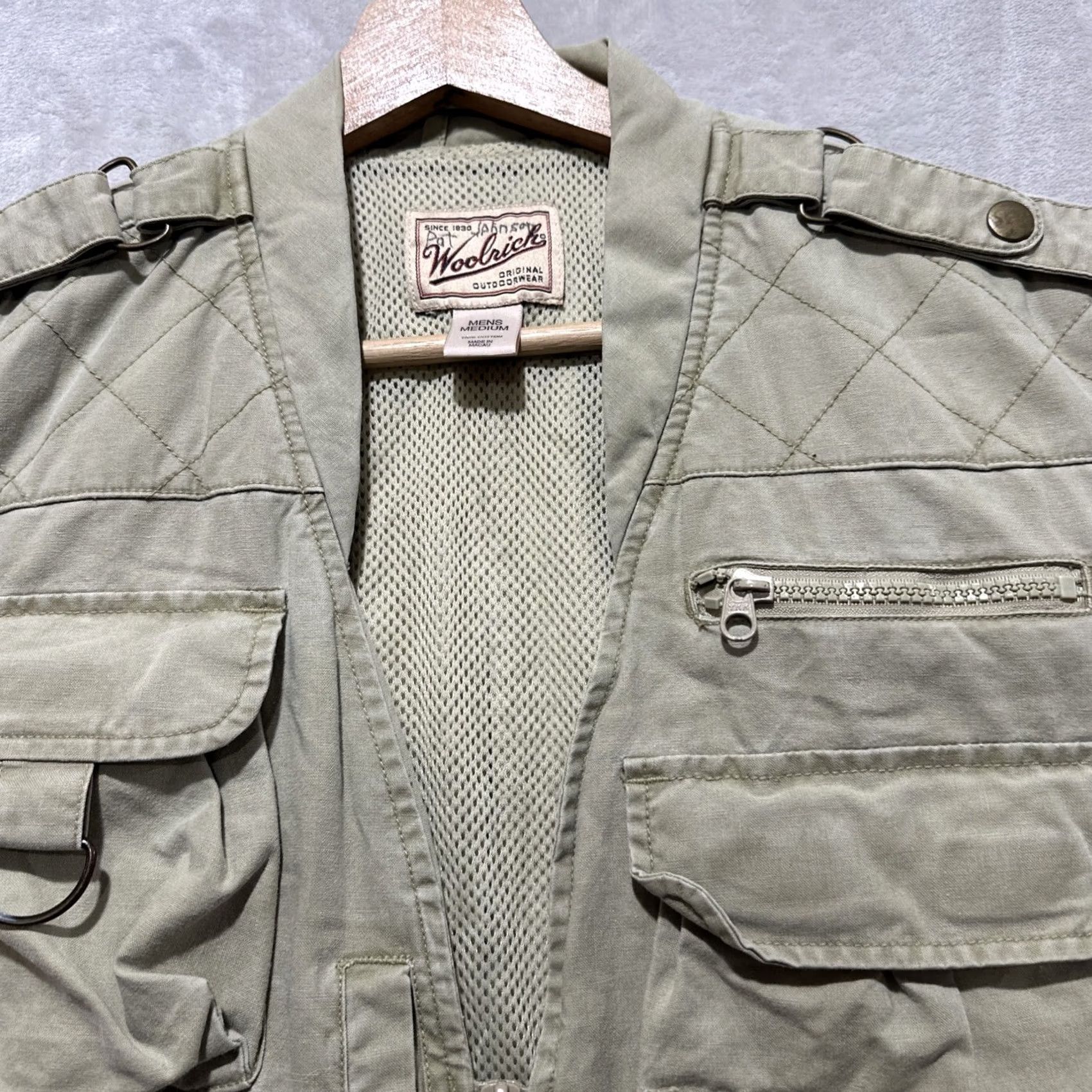 Vintage VINTAGE Woolrich Vest Mens Size L Beige Cotton Outdoor Utility Trail Fishing Vest Size US L / EU 52-54 / 3 - 4 Thumbnail