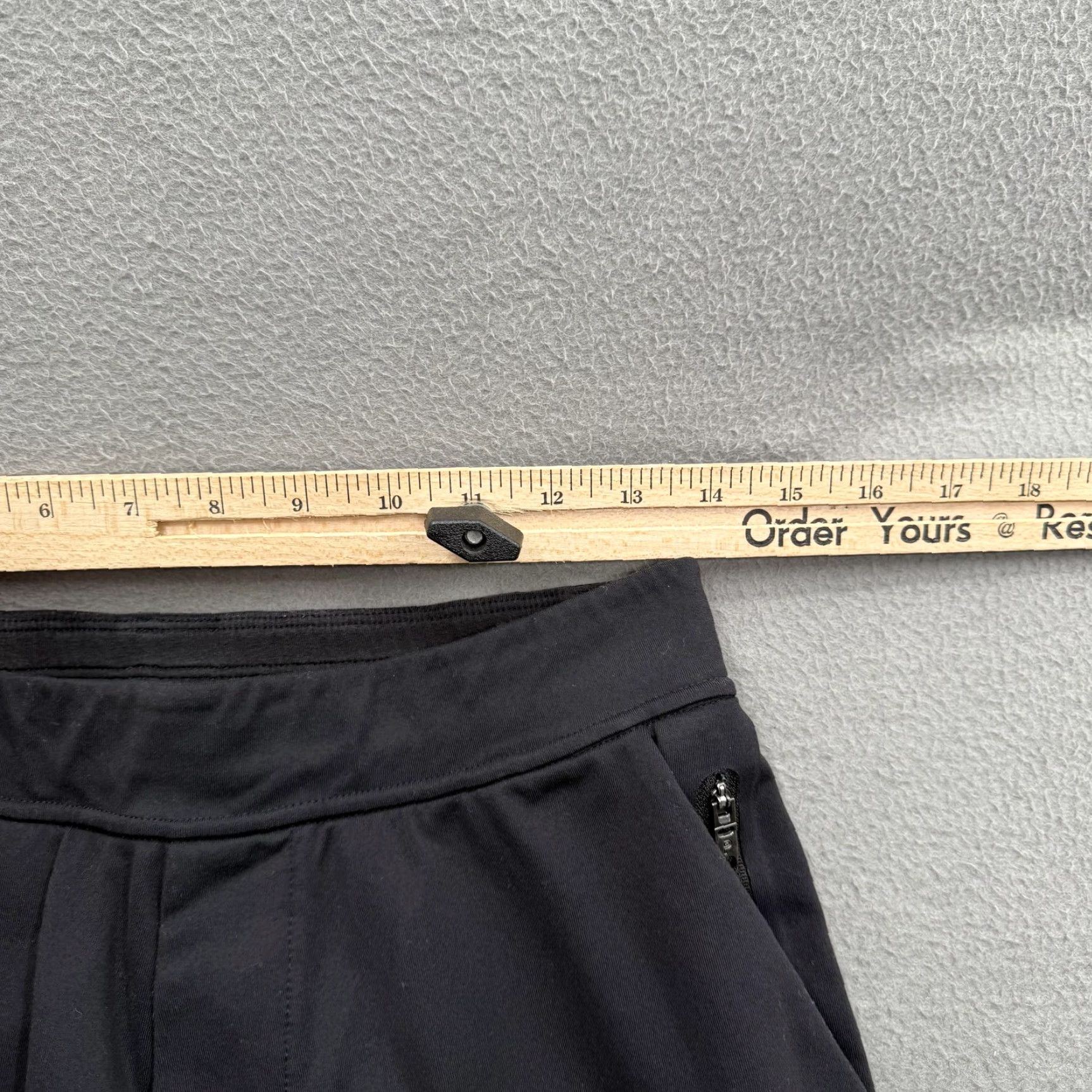 Vintage Public Rec Pants Mens 30x30 Jogger Black Nylon Spandex Elastic Waist Pockets Zip Pocket Tapered Athleisure Jogger Pants Mens 30 Regular Size US 30 / EU 46 - 6 Thumbnail